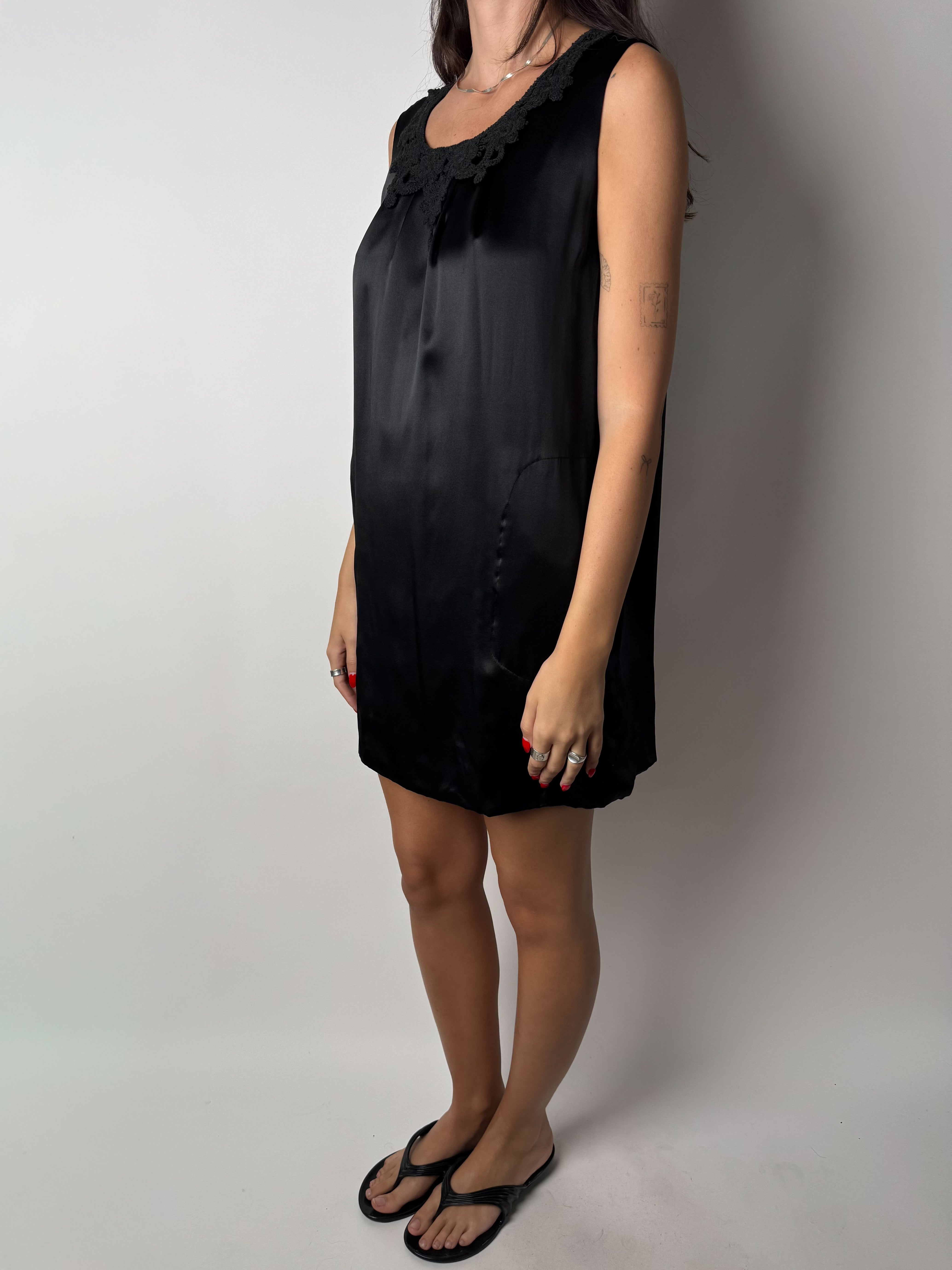 שמלת סאטן בעיטור קרושה Miu Miu (M)