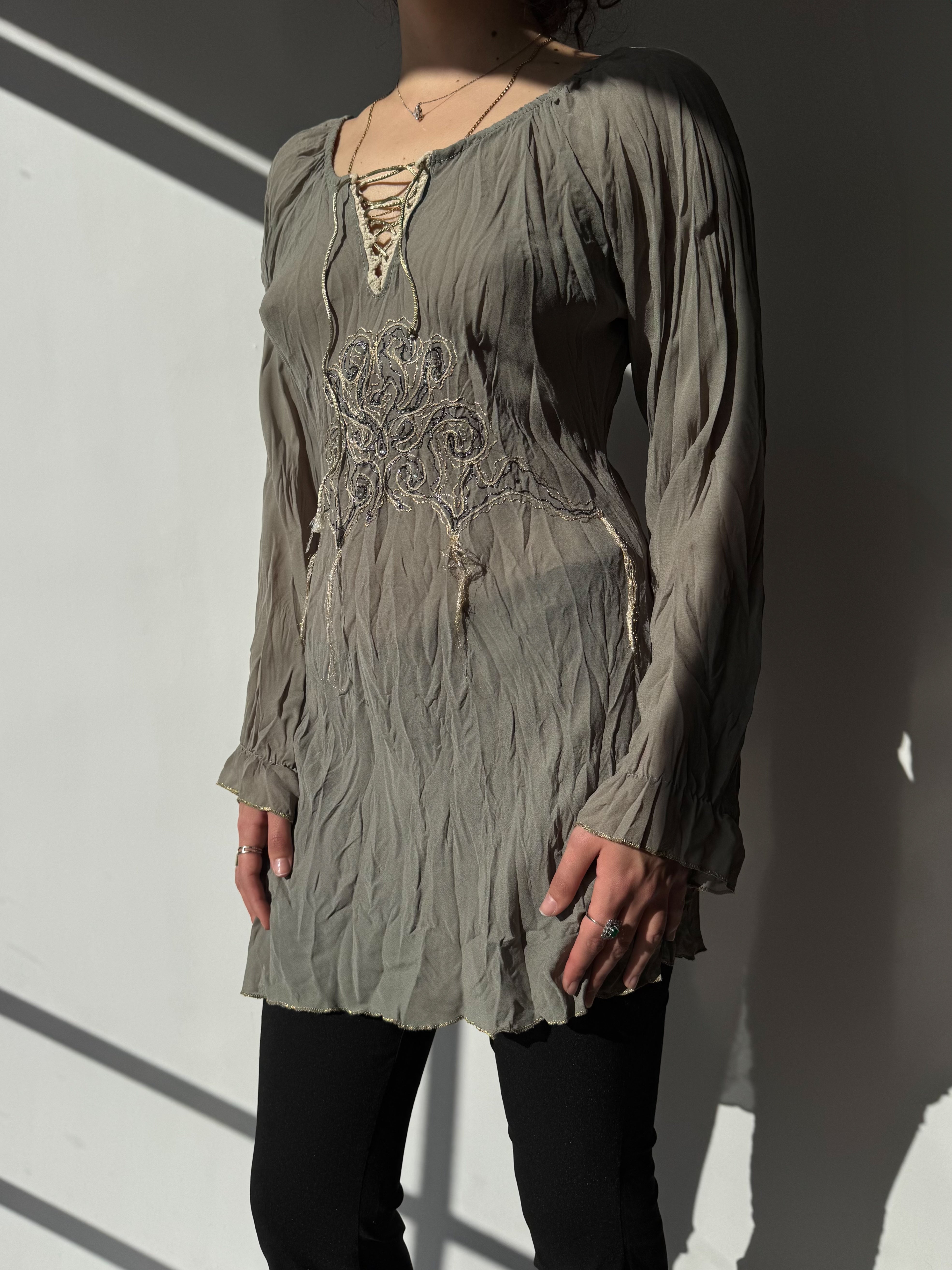 טוניקה בשילוב רקמה (S-M)