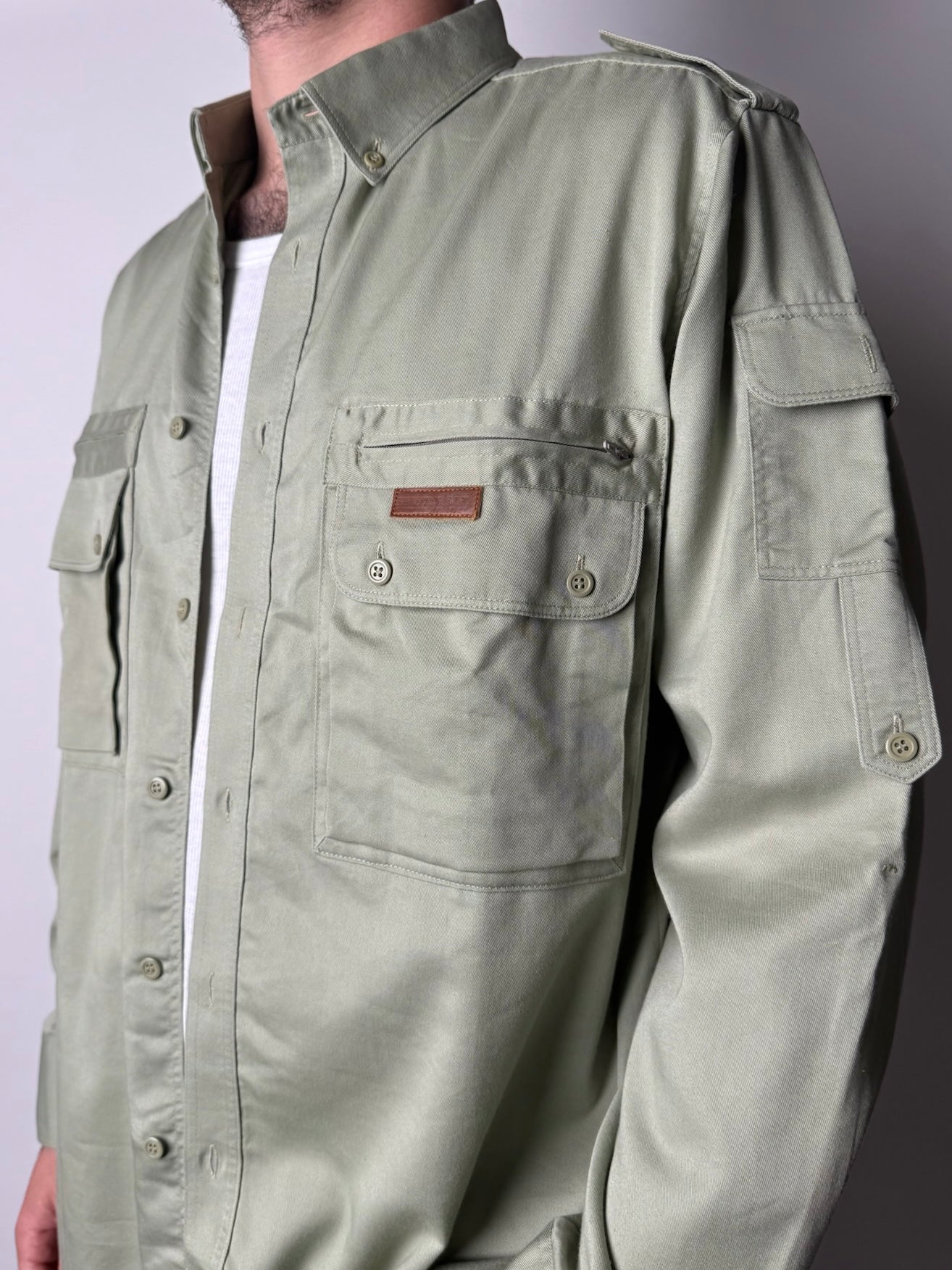 חולצה מכופתרת חאקי (XL)