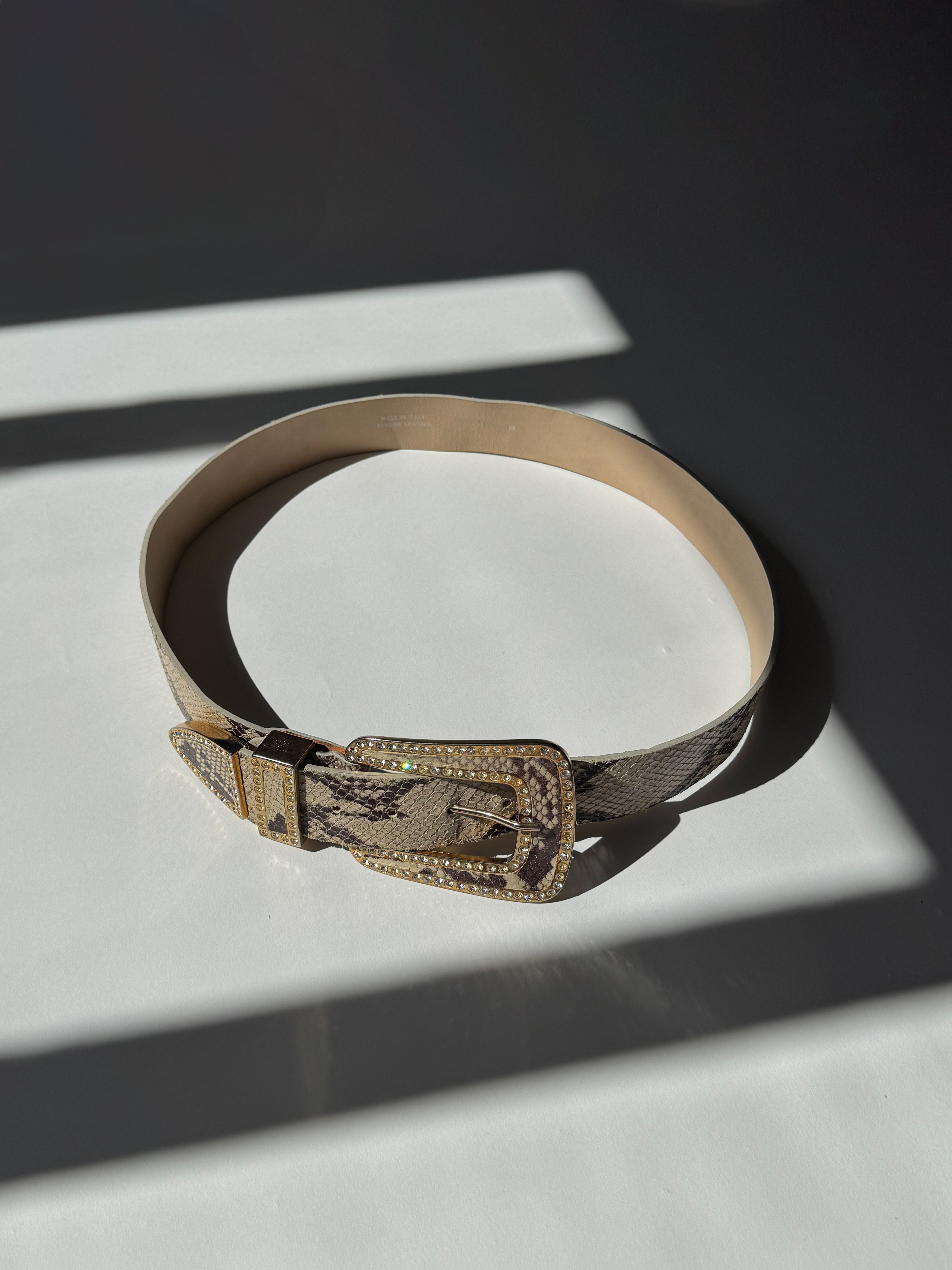 חגורת עור מנוחשת (38)