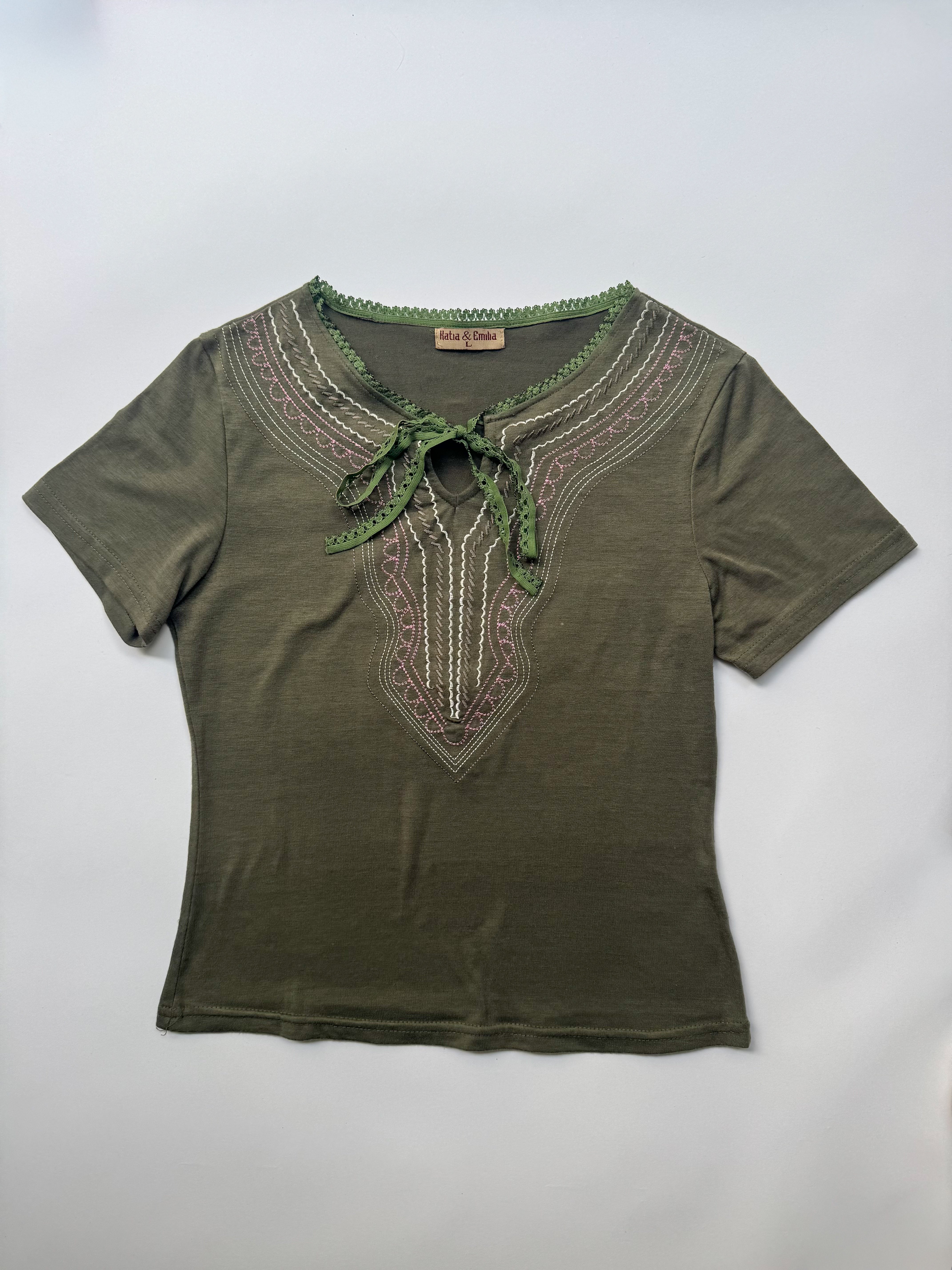 חולצה בשילוב רקמה וקשירה (M)