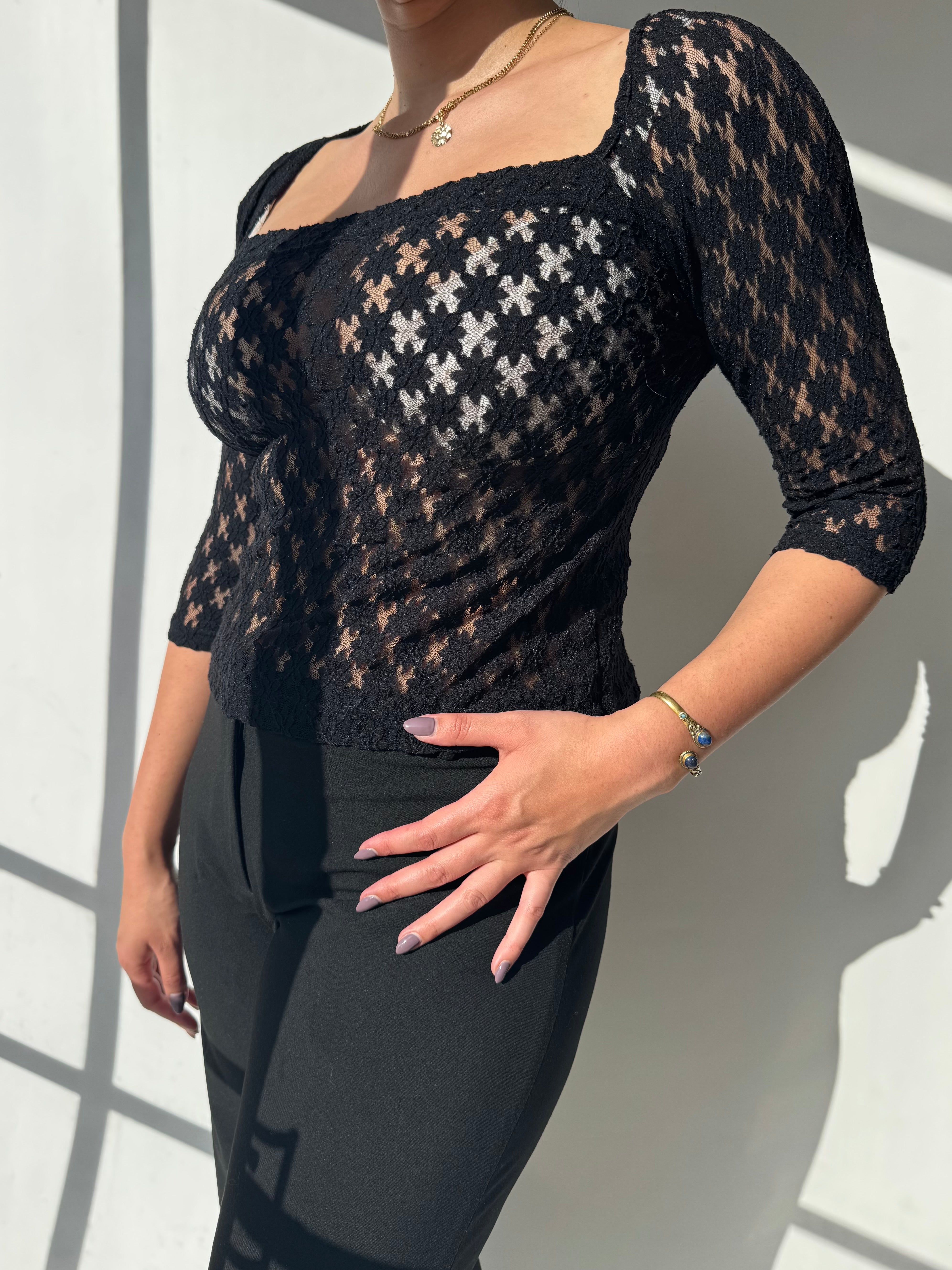 חולצת תחרה שחורה (M-L)