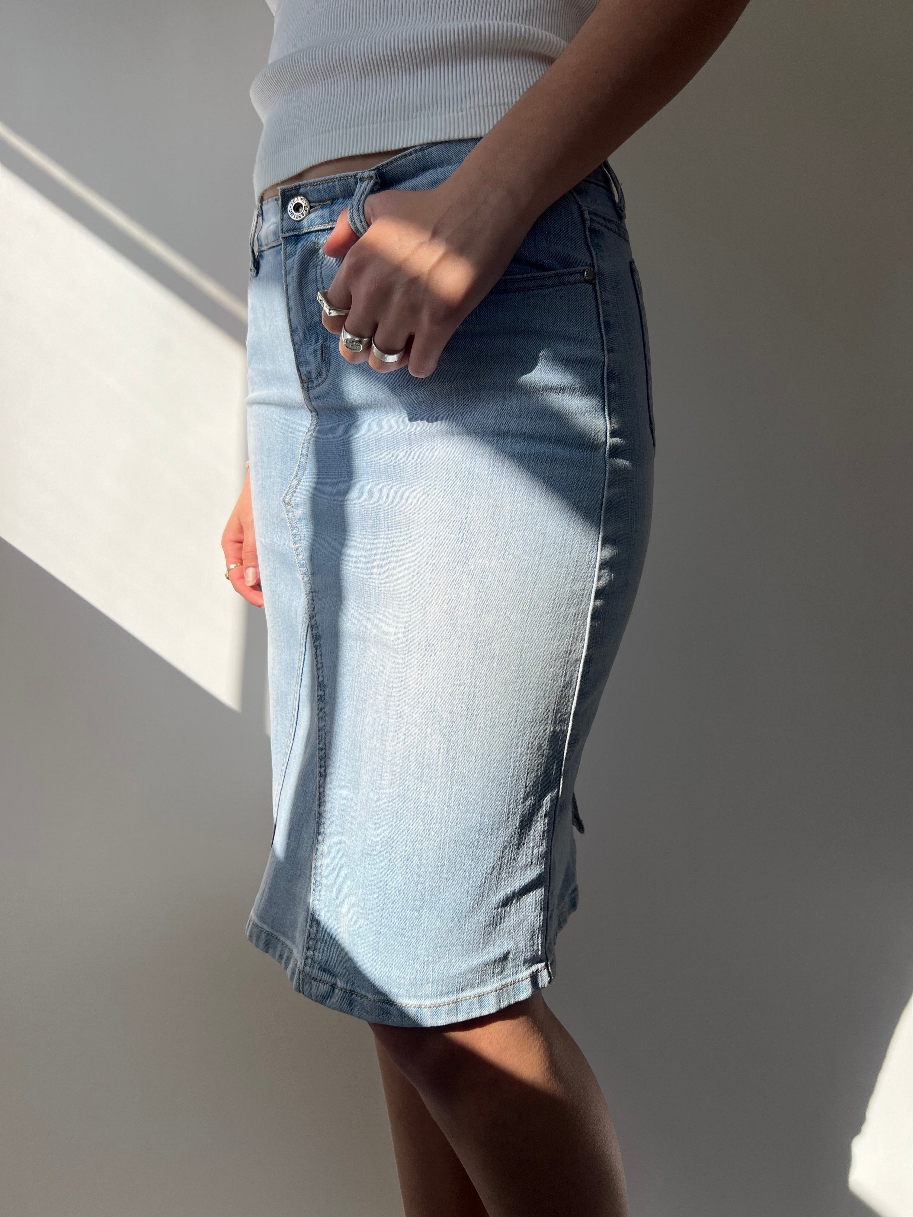 חצאית ג׳ינס מידי בגזרה נמוכה (36)