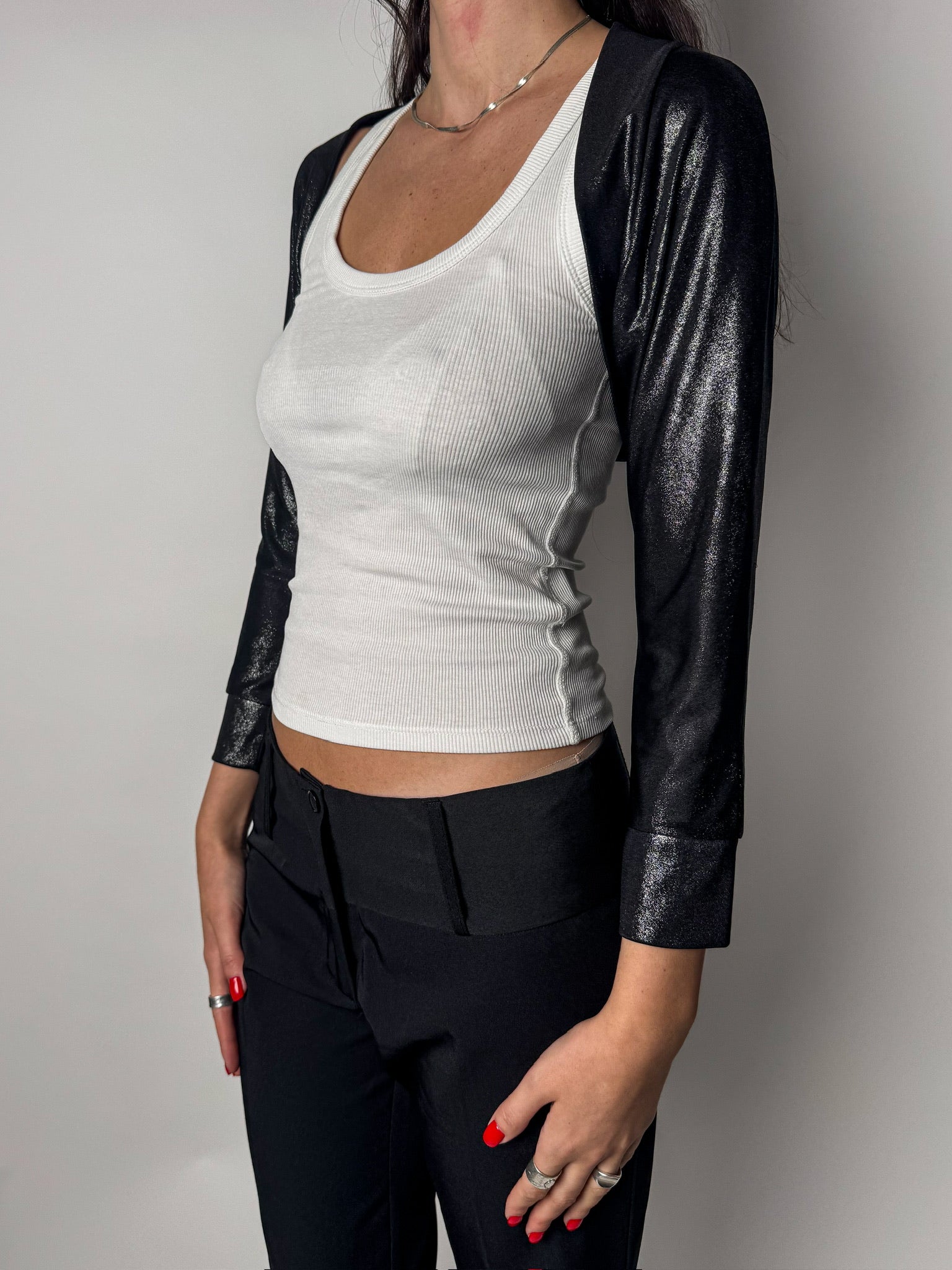 עליונית שחורה מנצנצת (S)