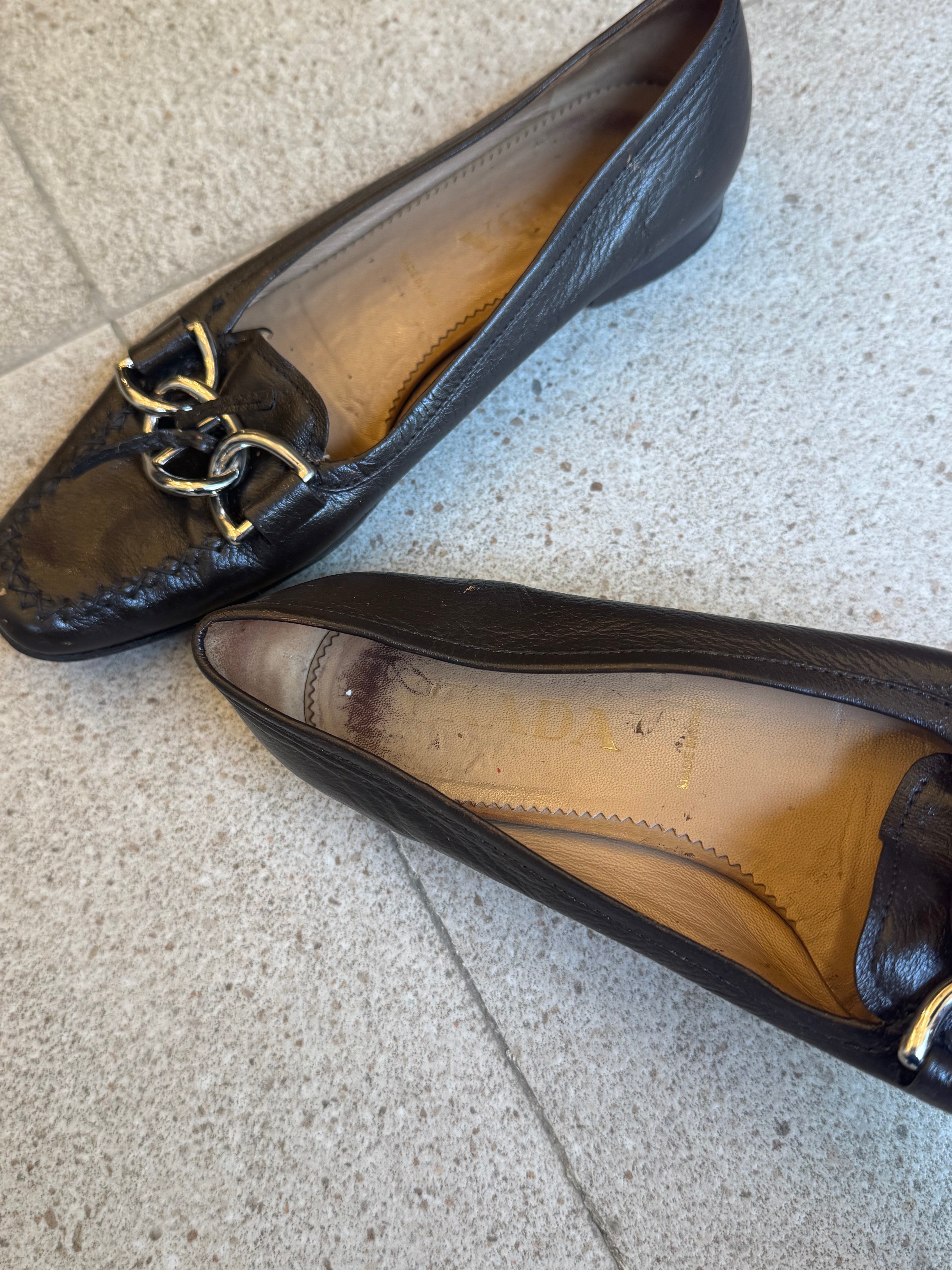 נעלי מוקסין עור חומות Prada (38)