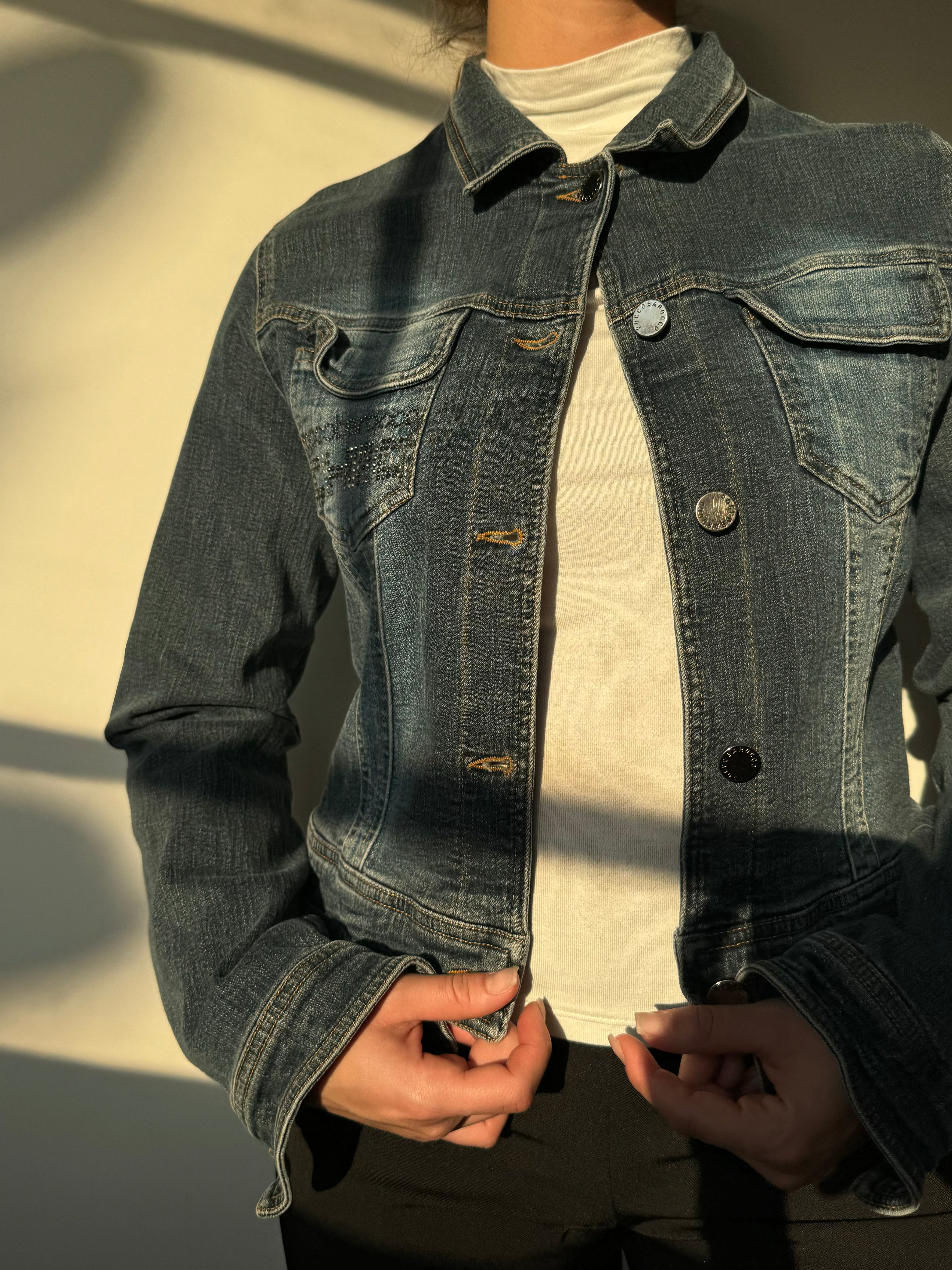 ג׳קט ג׳ינס בשילוב יהלומים Roccobarocco (M)