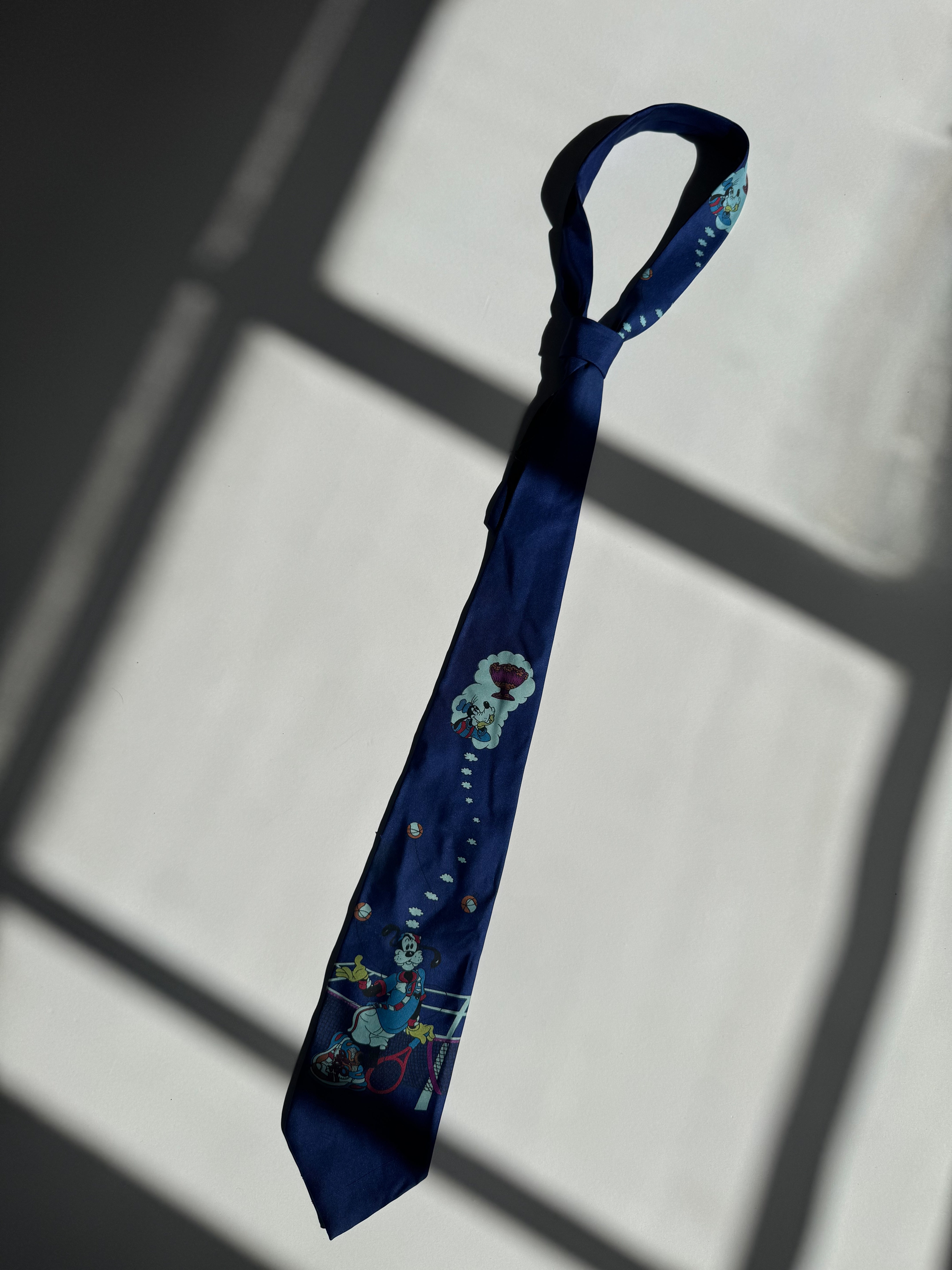 עניבת גוּפי ממשי בעבודת יד