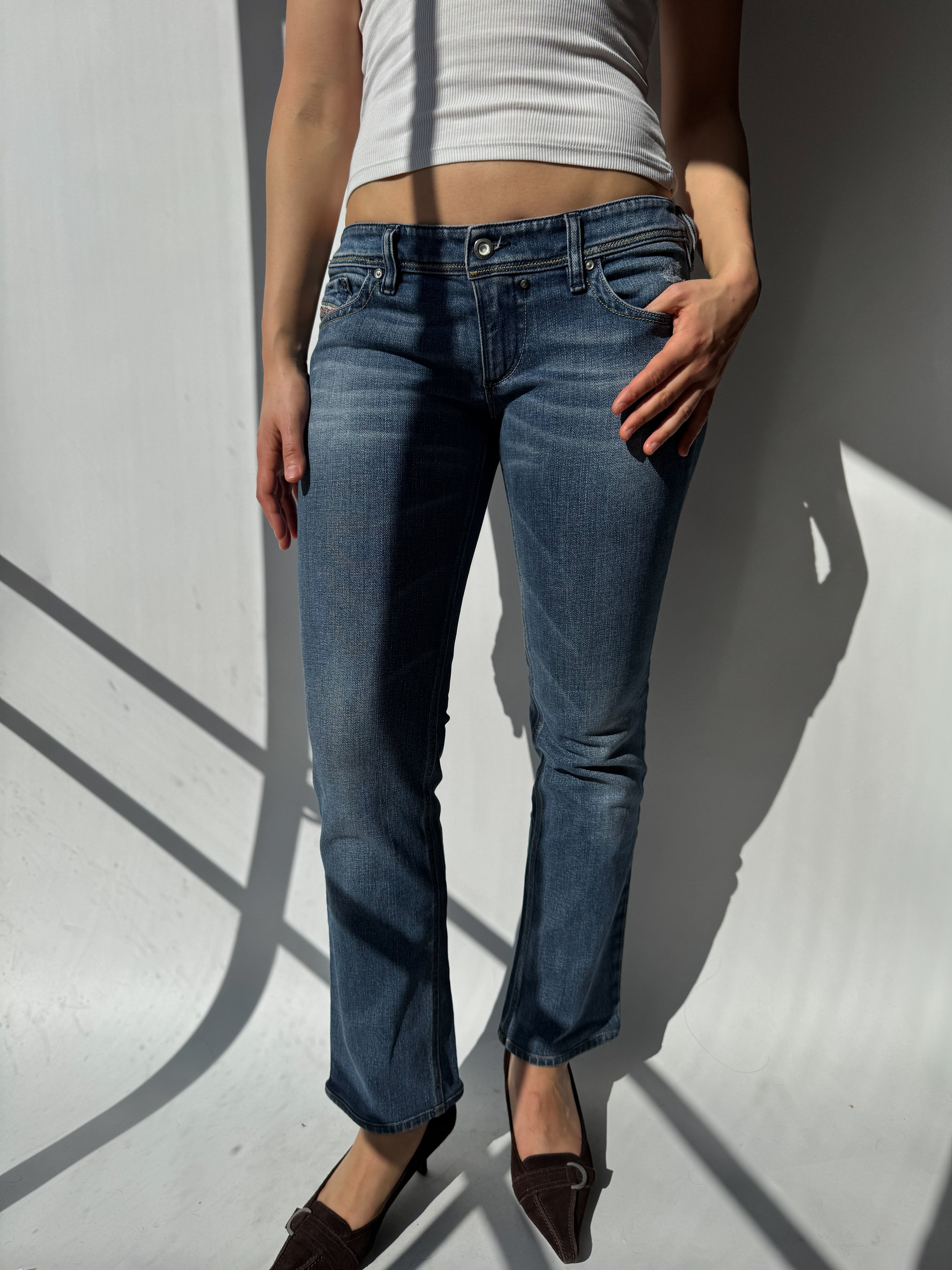 ג׳ינס בגזרה נמוכה וצמודה Diesel (38)