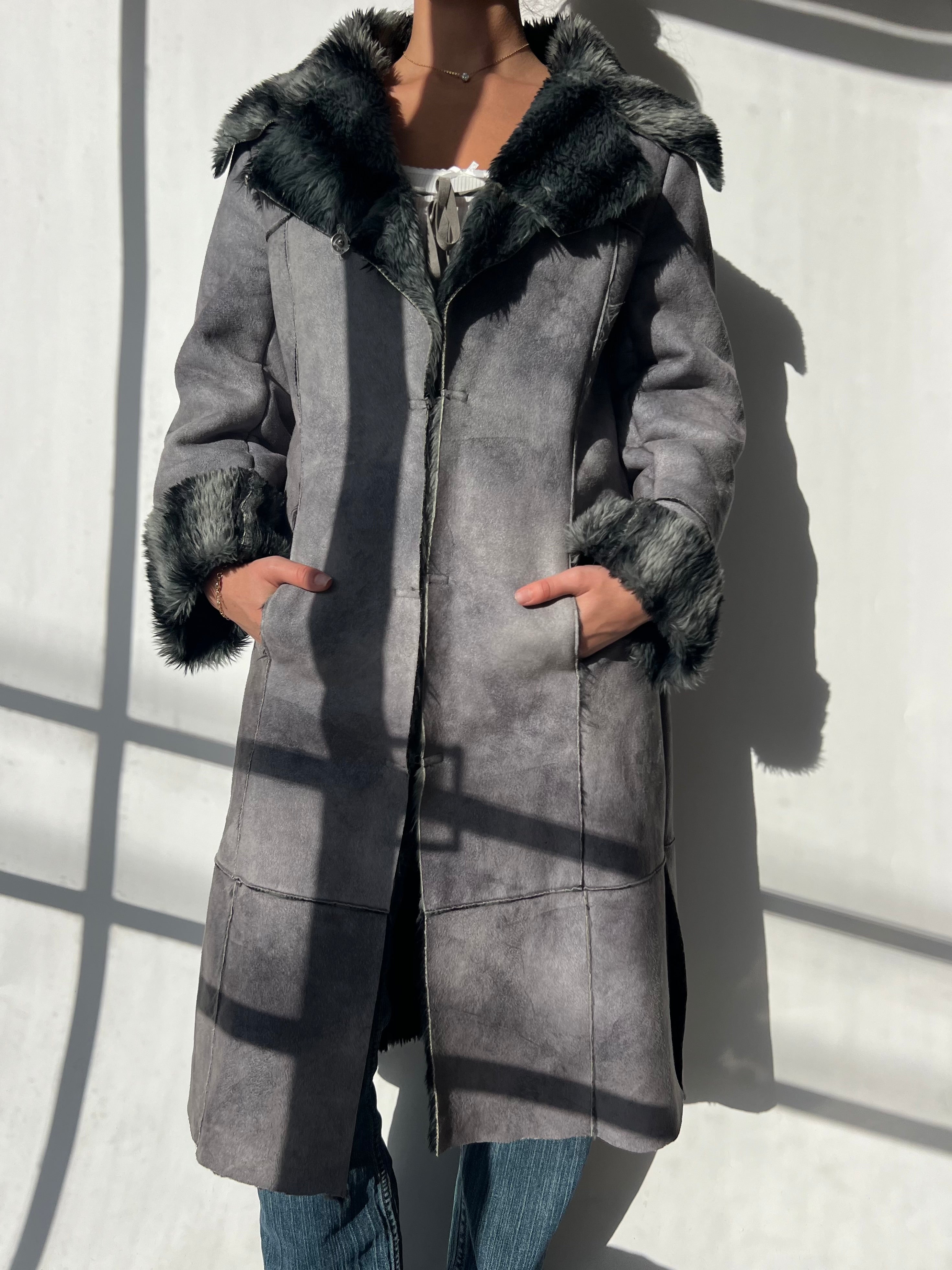 מעיל ארוך בשילוב פרווה (M)