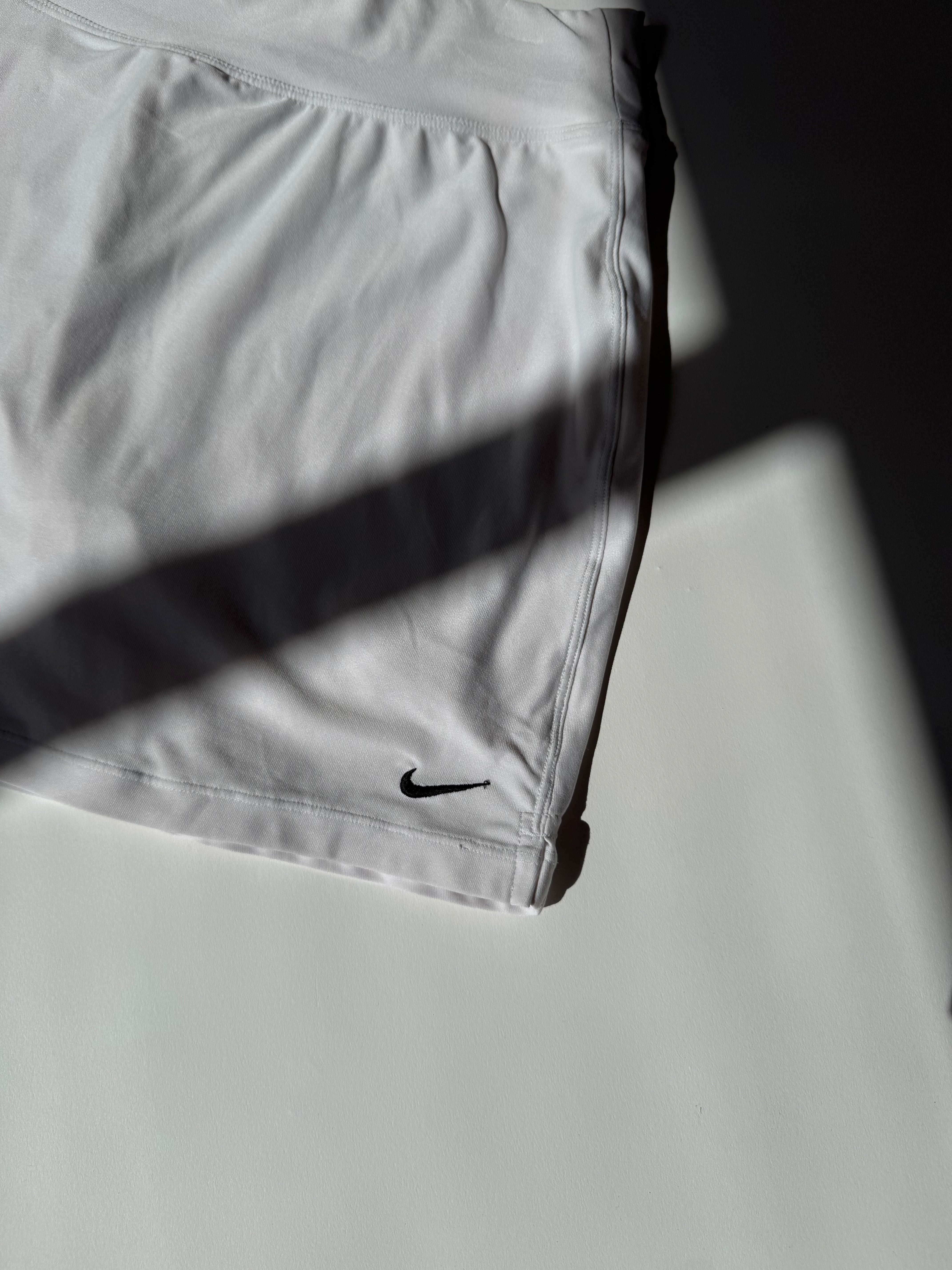 חצאית טניס Nike (40-42)