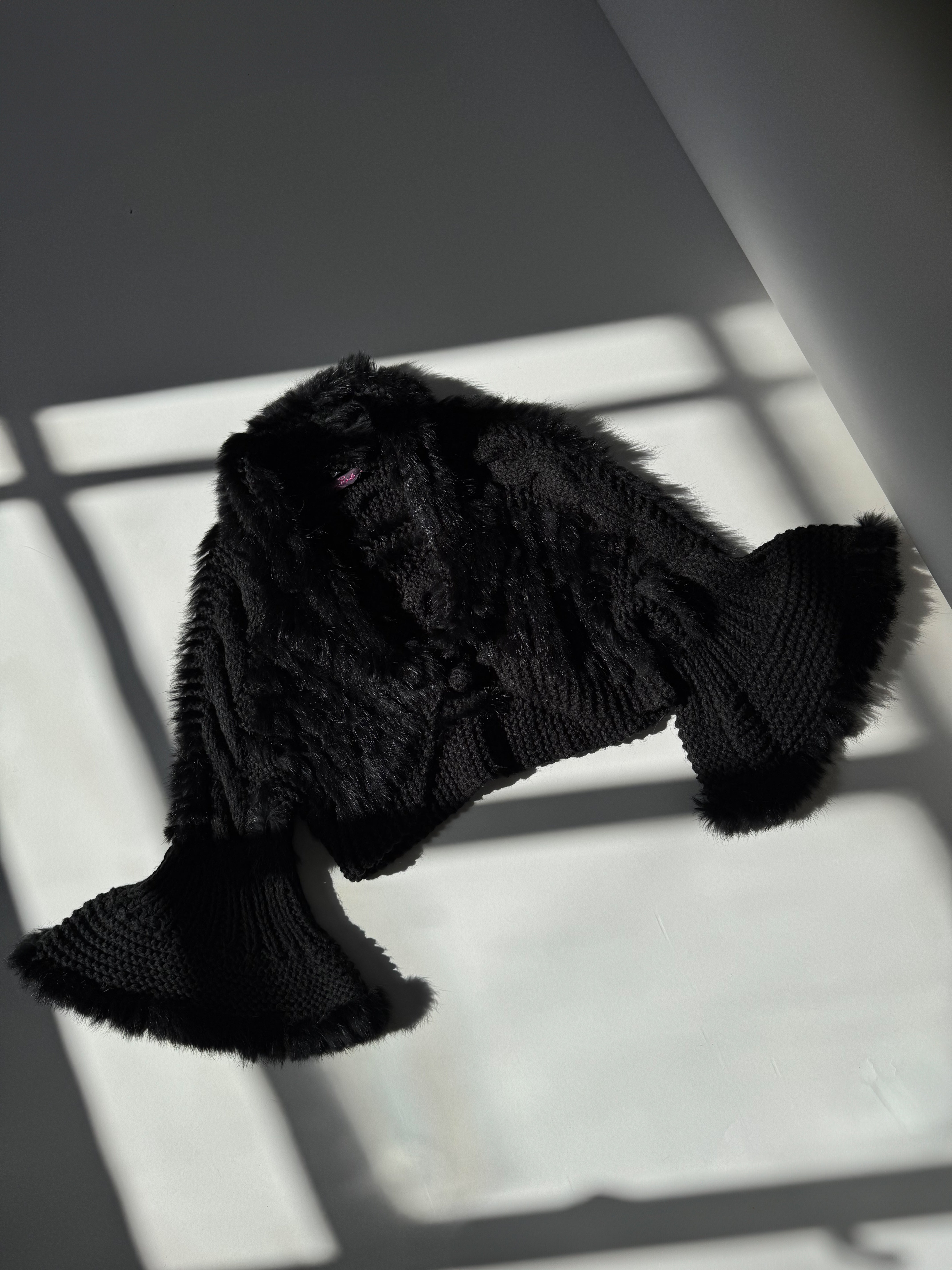 עליונית סרוגה בשילוב פרוות ארנב (M)