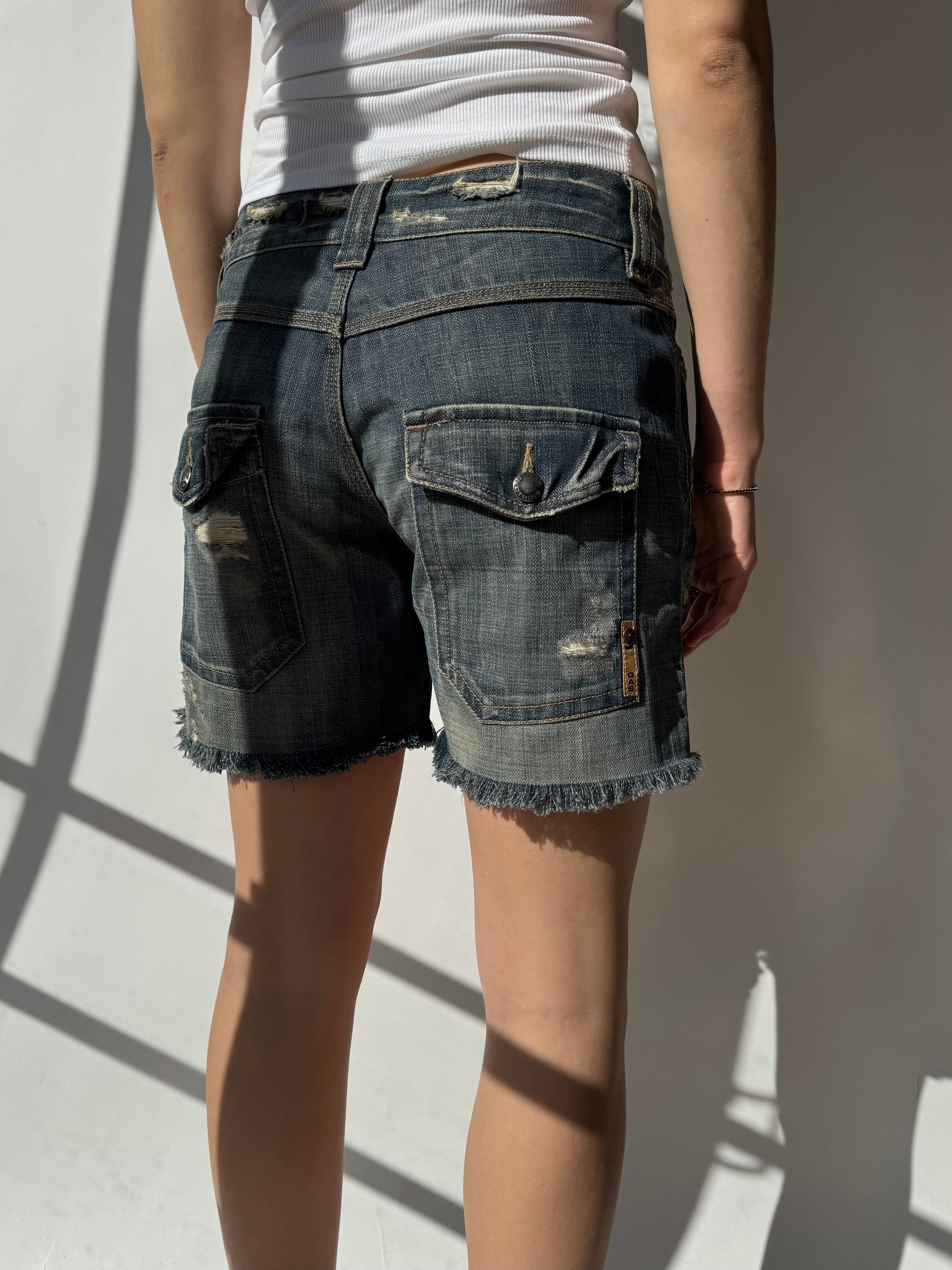 ג׳ינס קצר בסיומת גזורה Gas (34-36)