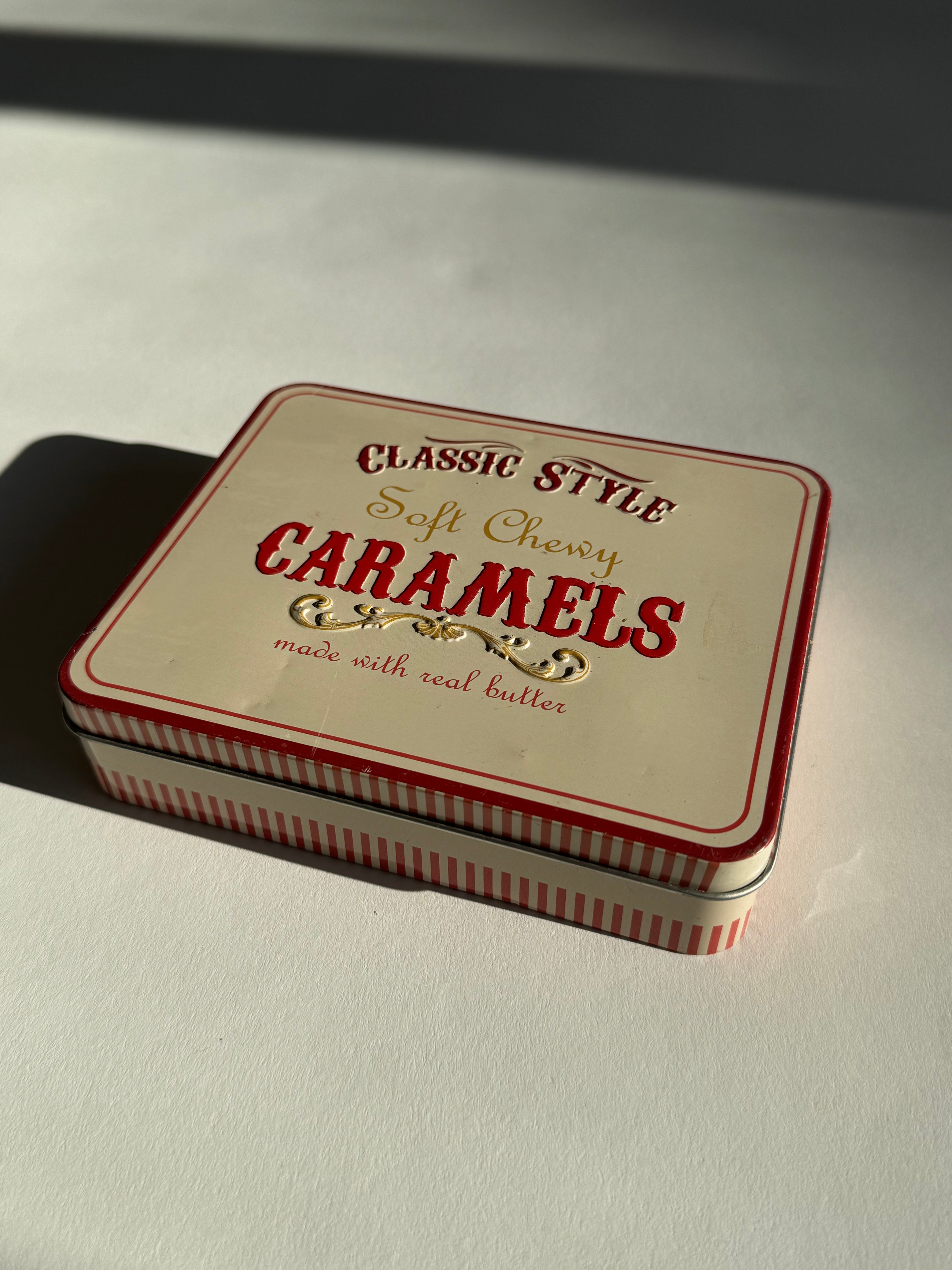 קופסת פח סוכריות קרמל