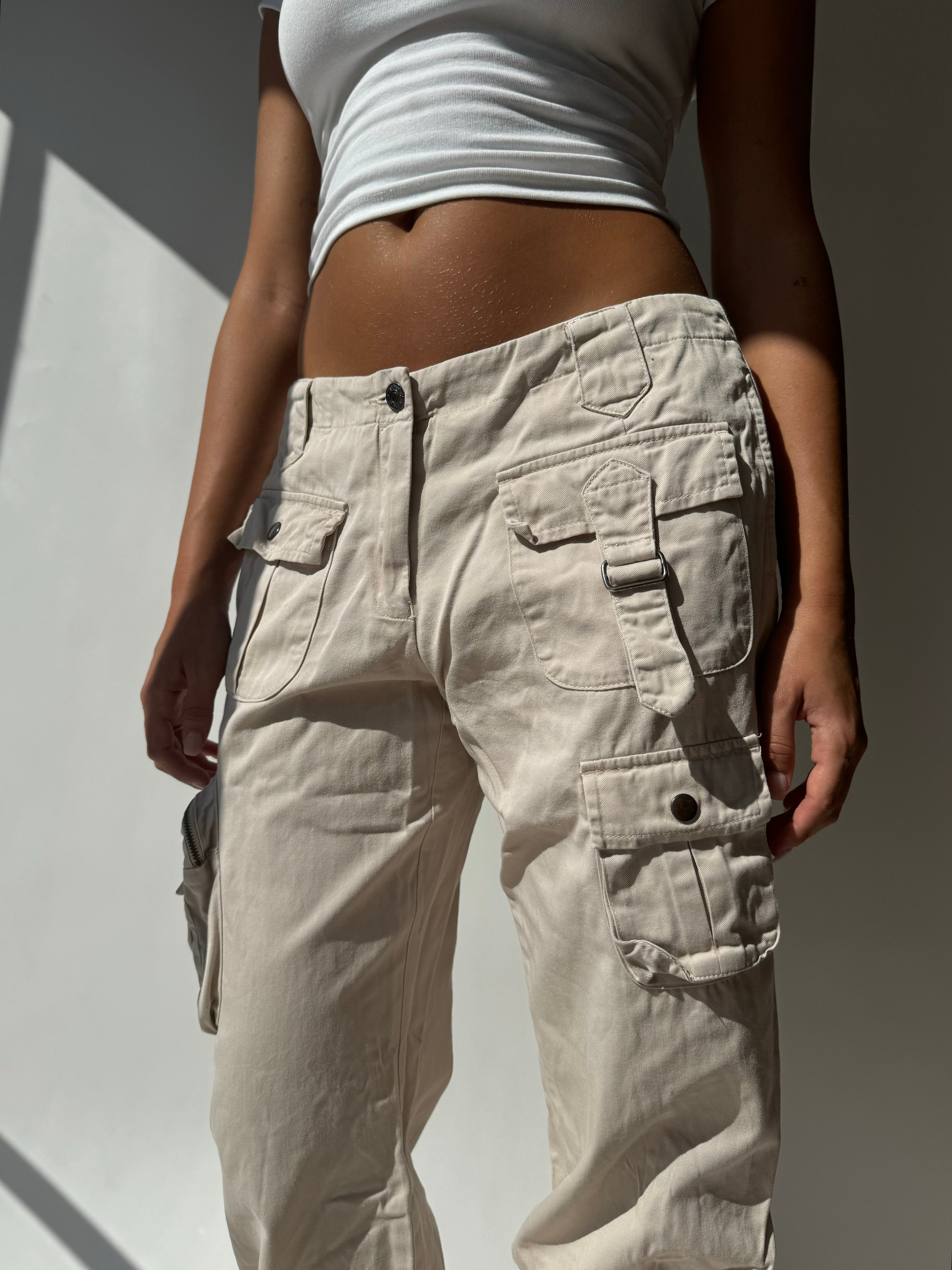 מכנסי דגמ״ח בגזרה נמוכה (42)