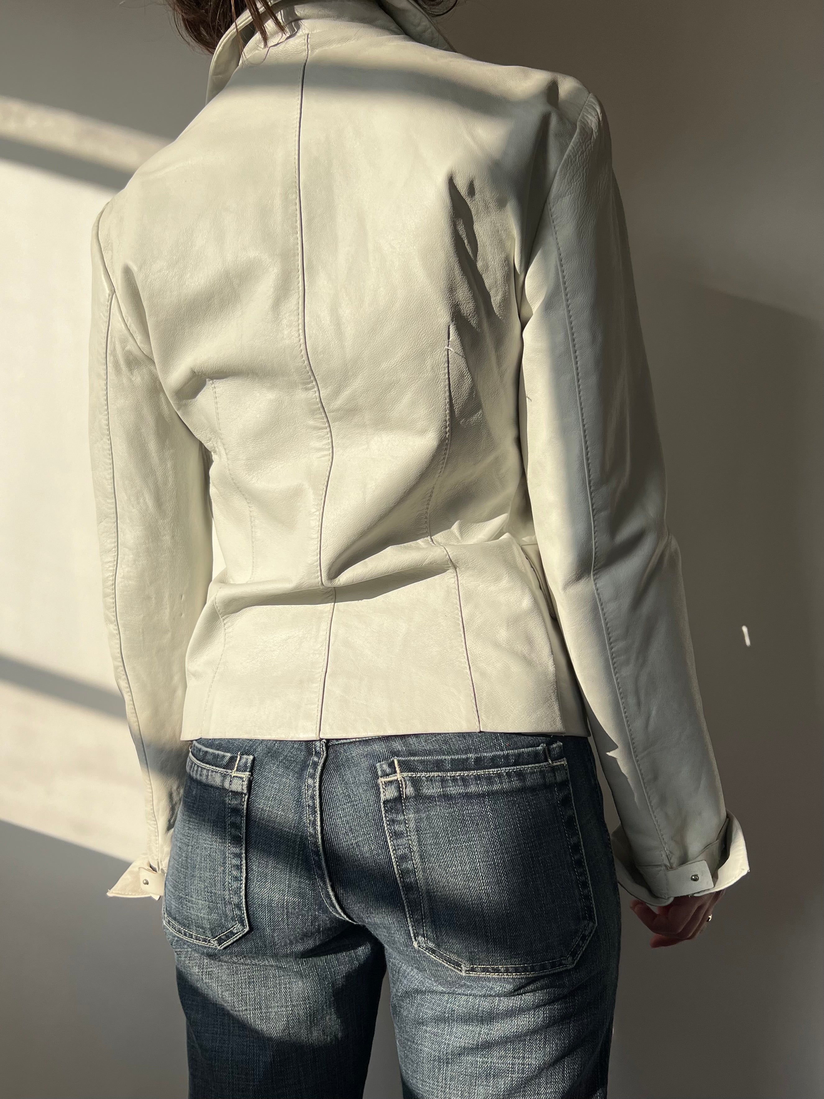 מעיל עור לבן (XS)