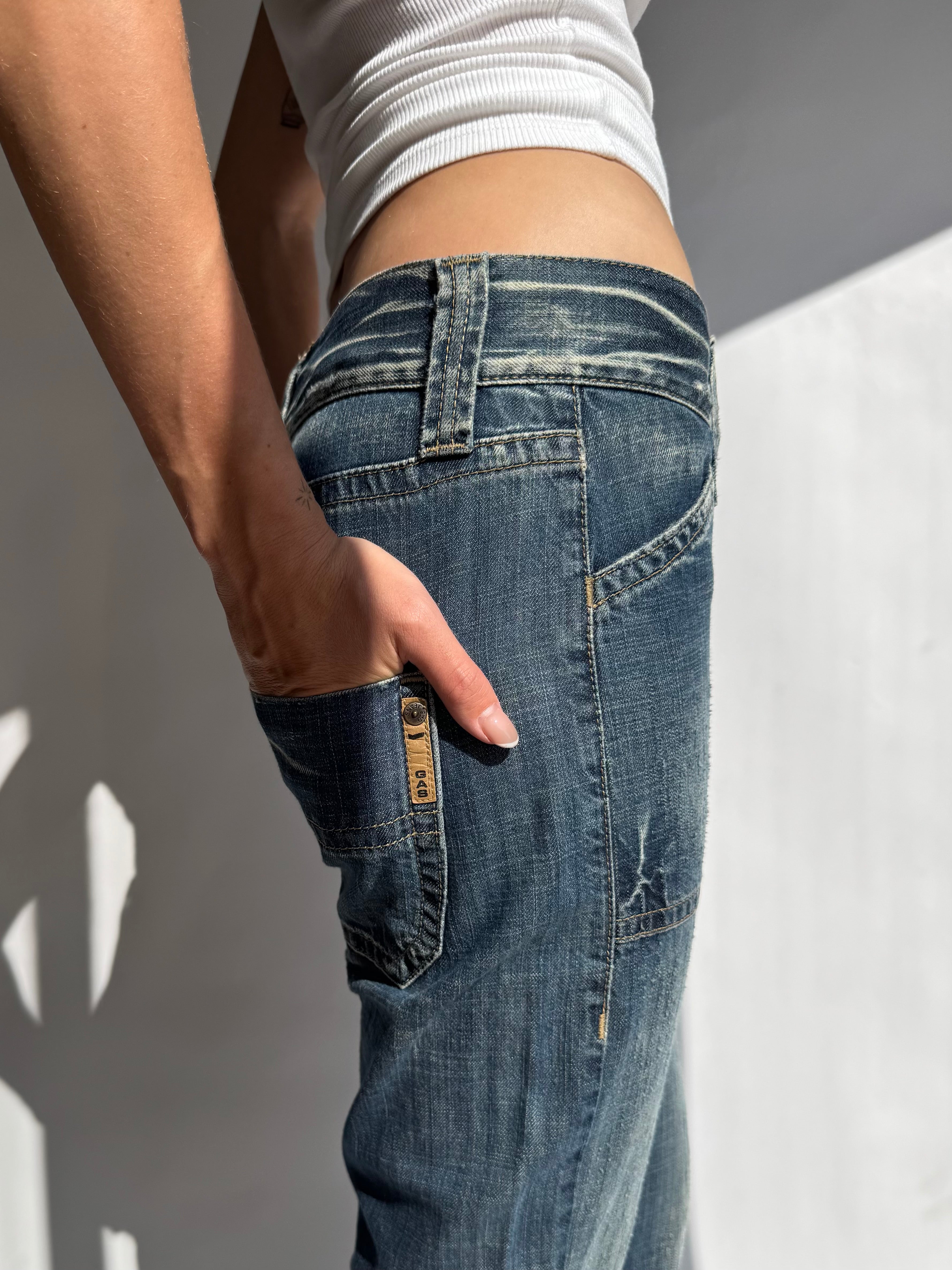 ג׳ינס בגזרה נמוכה ומתרחבת (36)