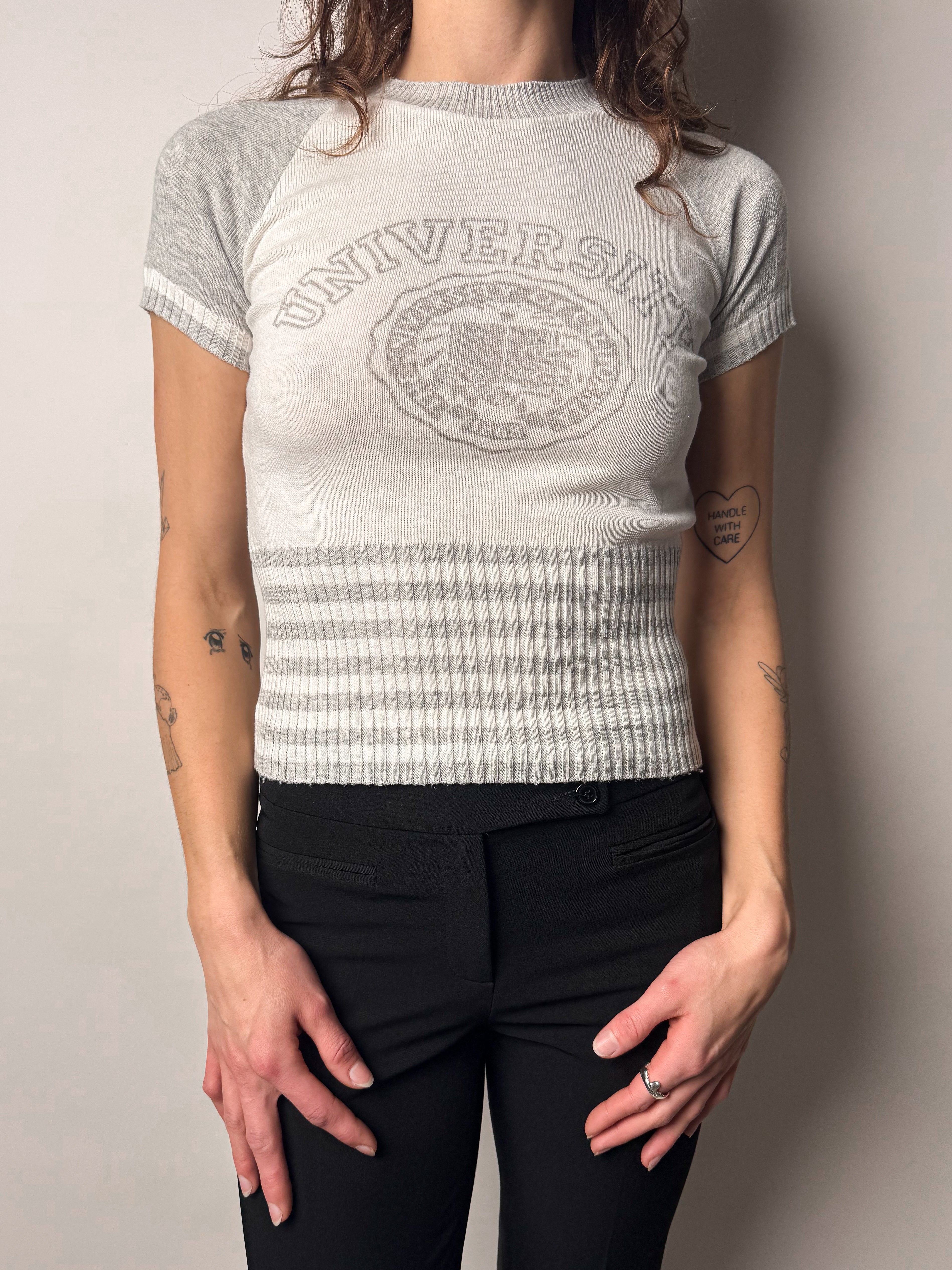 טי שרט סרוגה בהדפס (M)