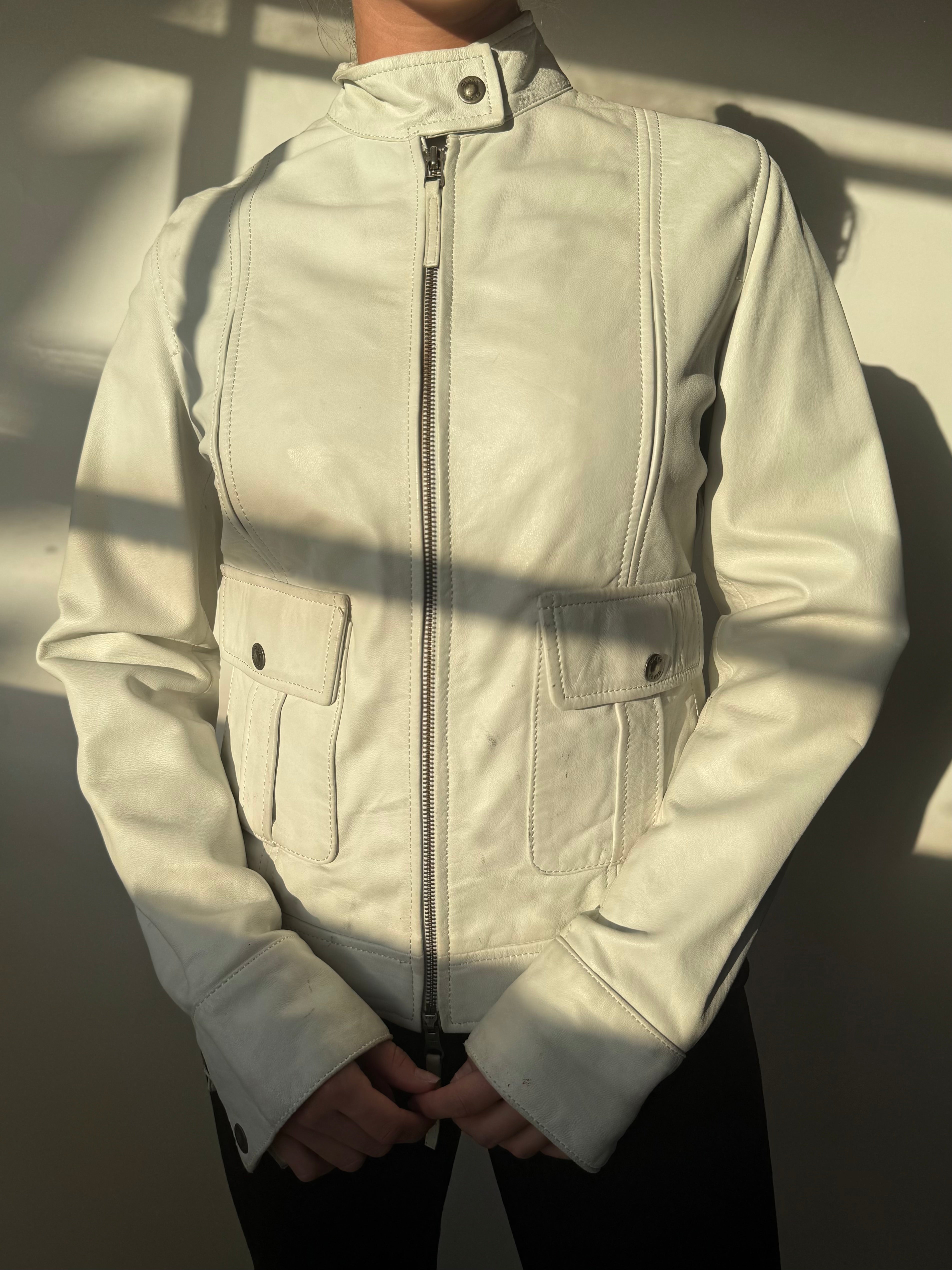 מעיל עור לבן (M)