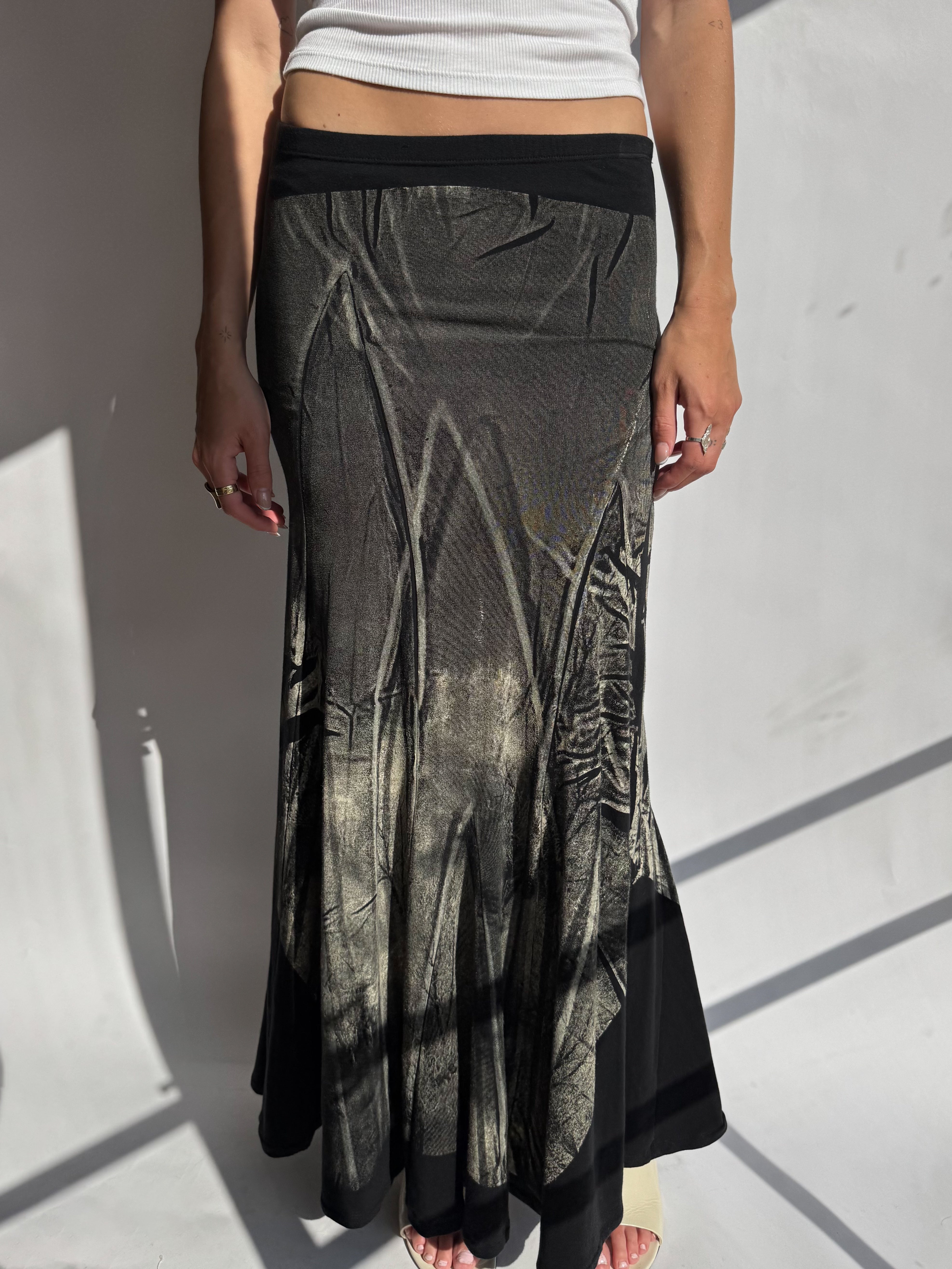 חצאית מקסי שחורה בהדפס (36)