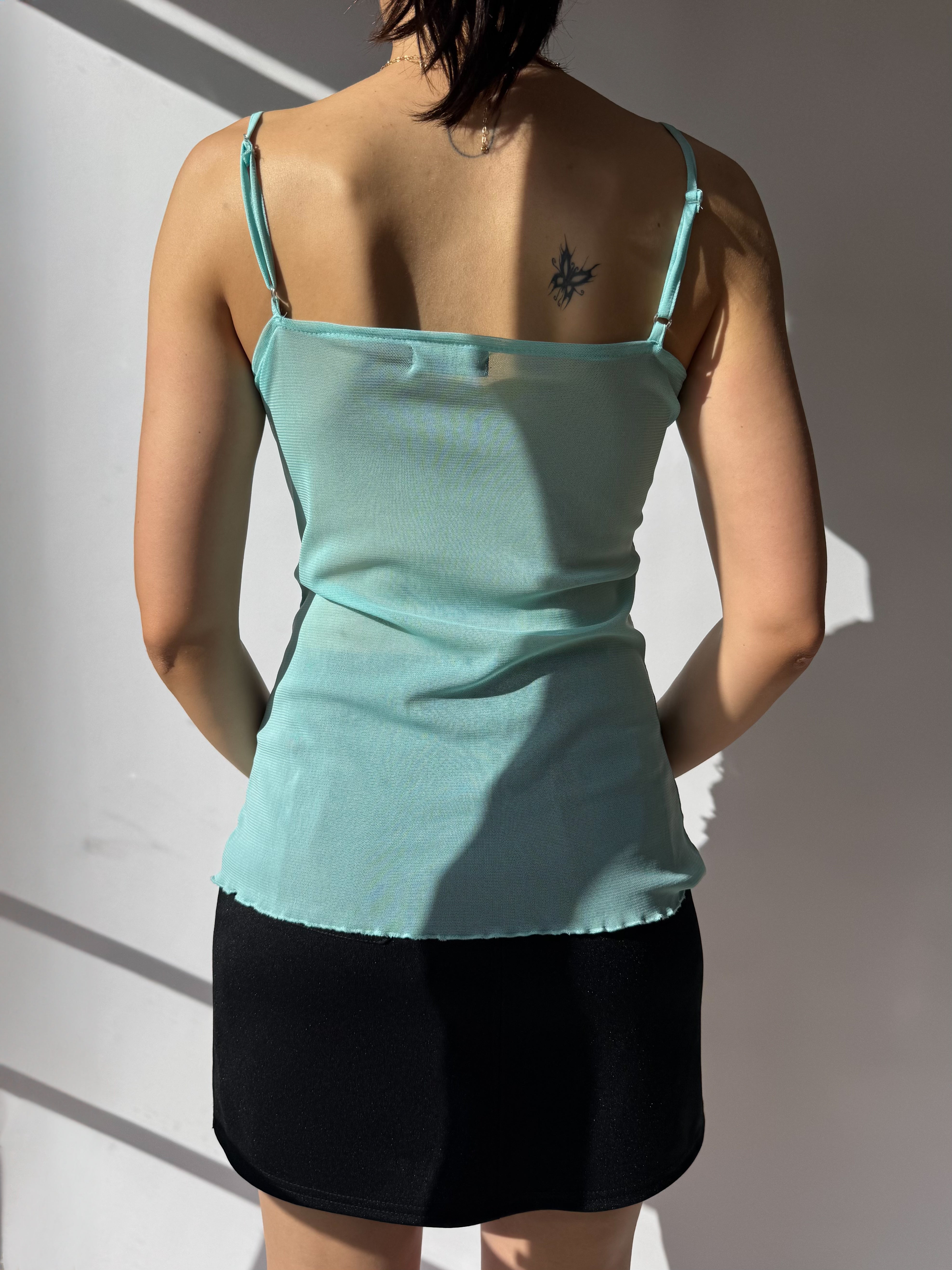 גופיה תכלת בשילוב חרוזים (M)