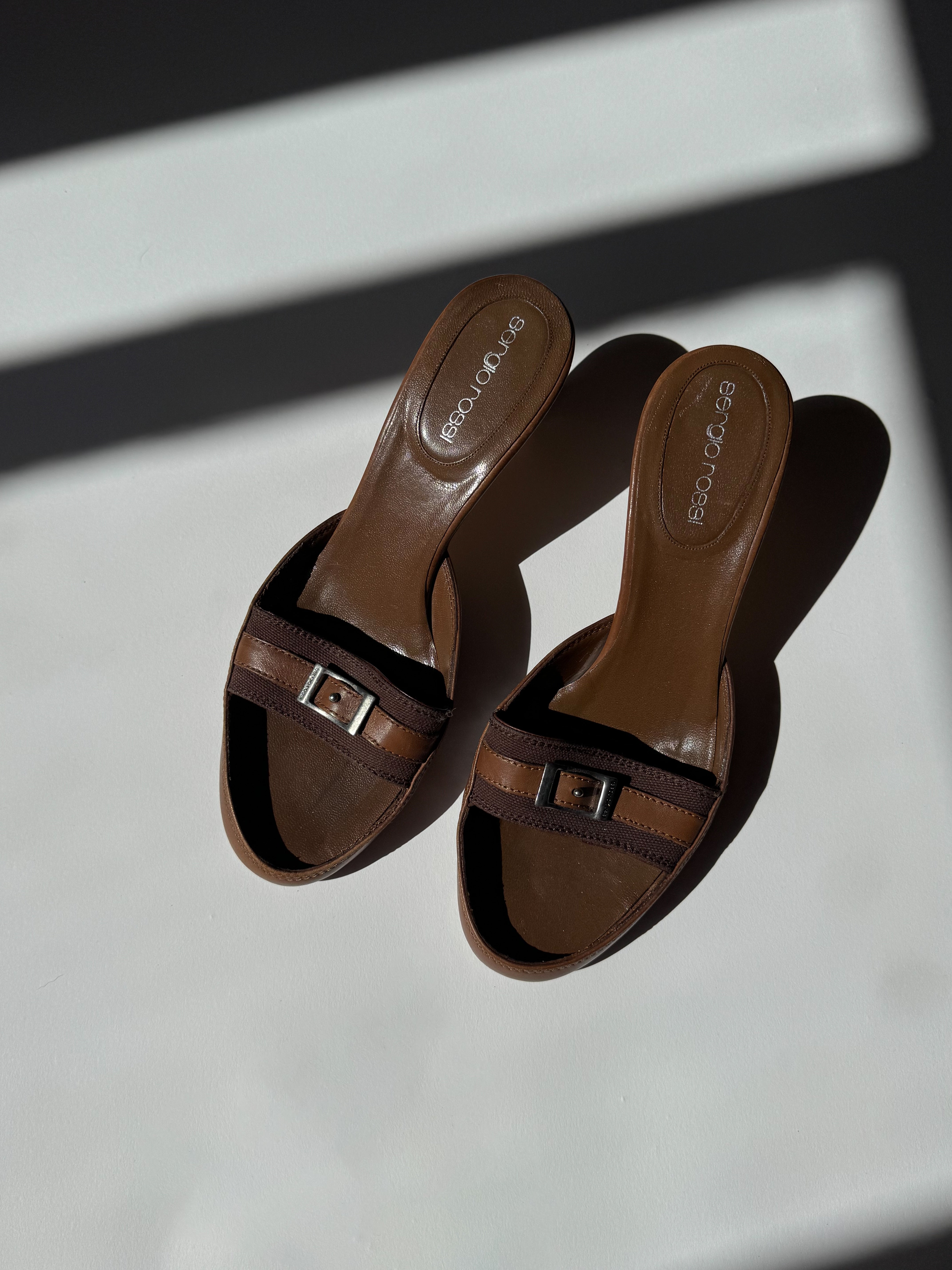 כפכפי עקב מעור Sergio Rossi (36)