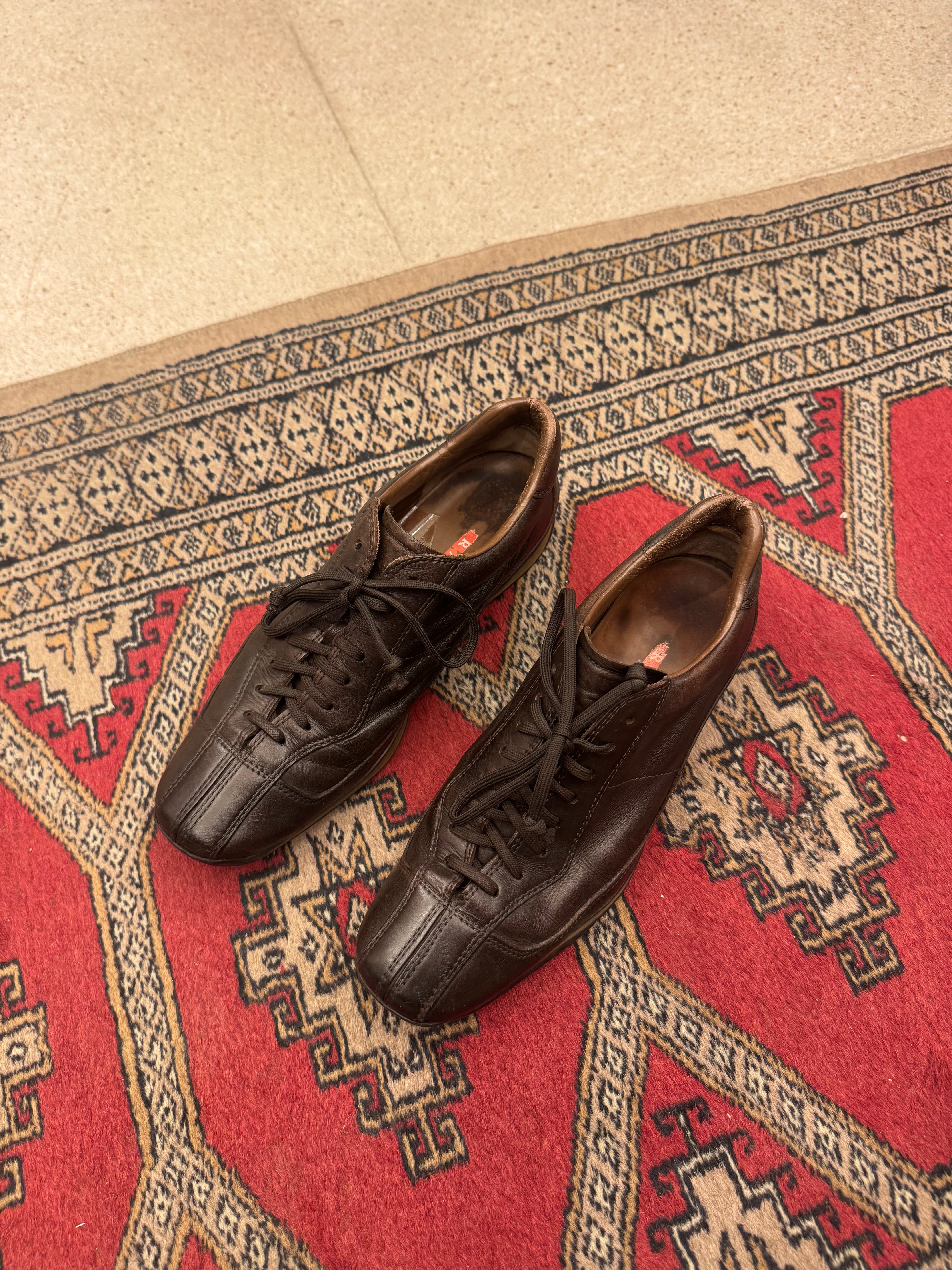 נעלי עור חומות Prada (39)