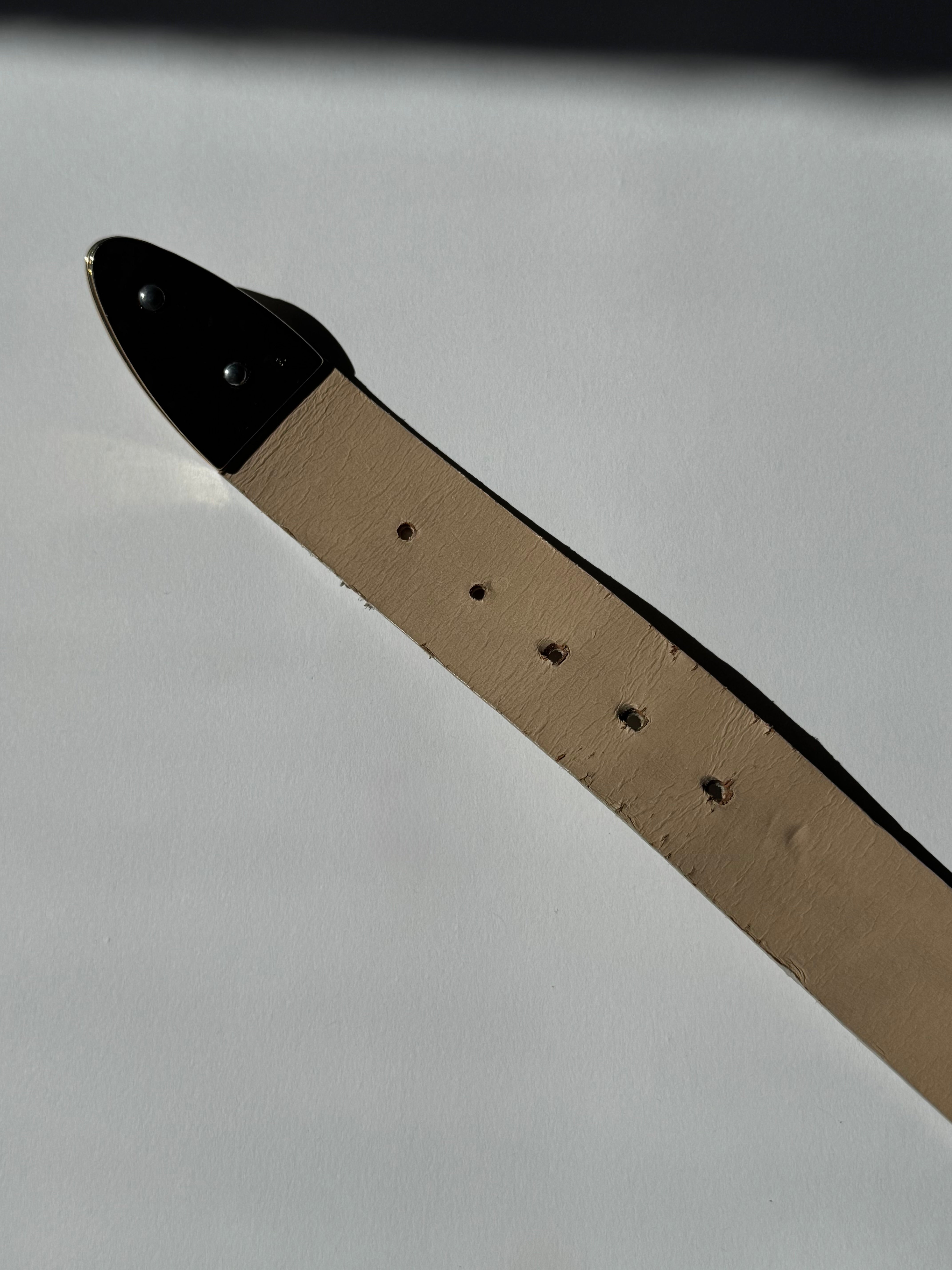 חגורת עור מנוחשת (38)