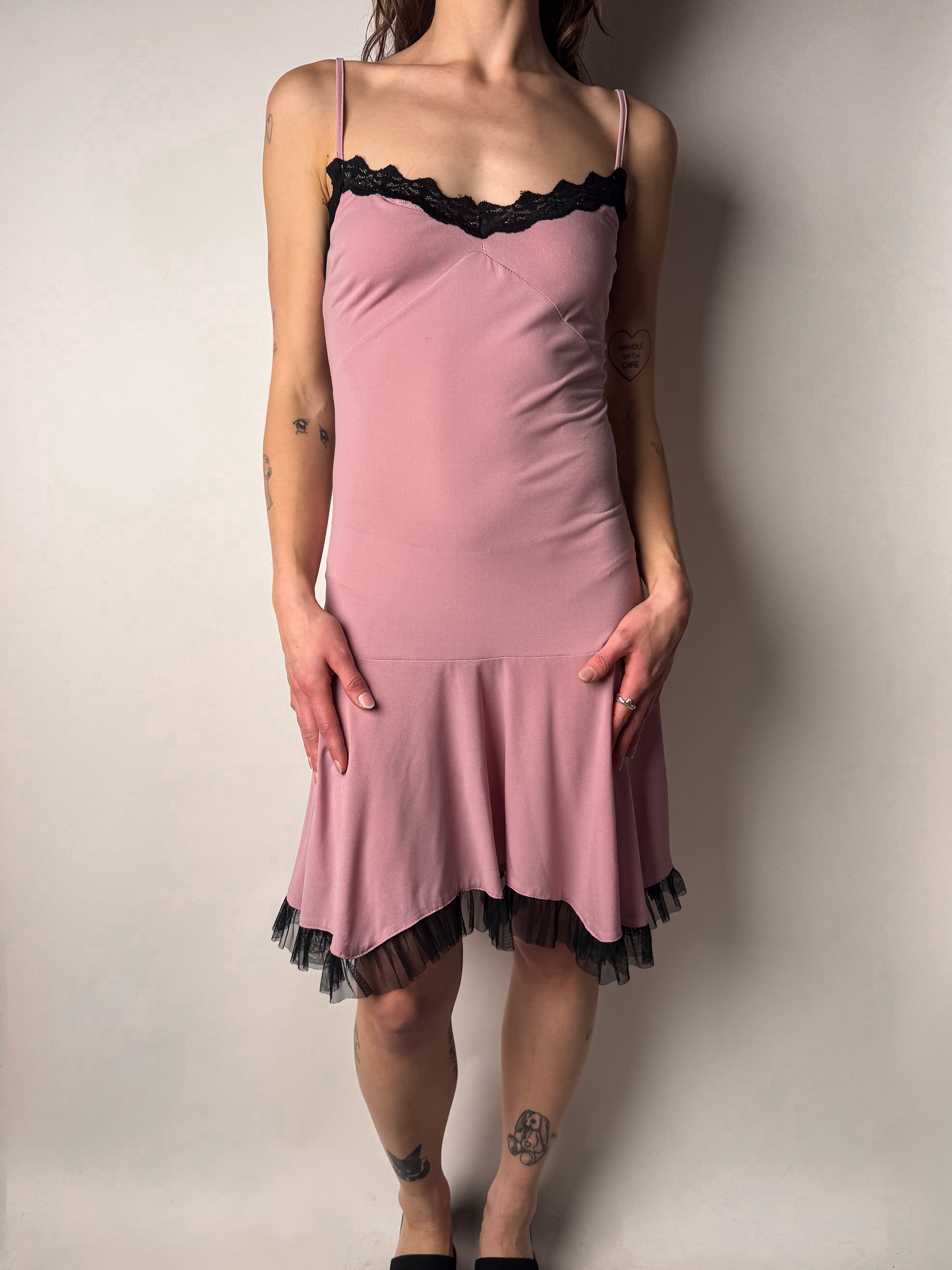 שמלה ורודה בשילוב תחרה ומש (S-M)