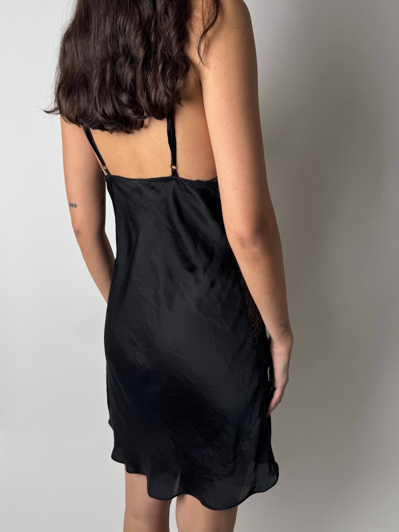 שמלת מיני סאטן (S)