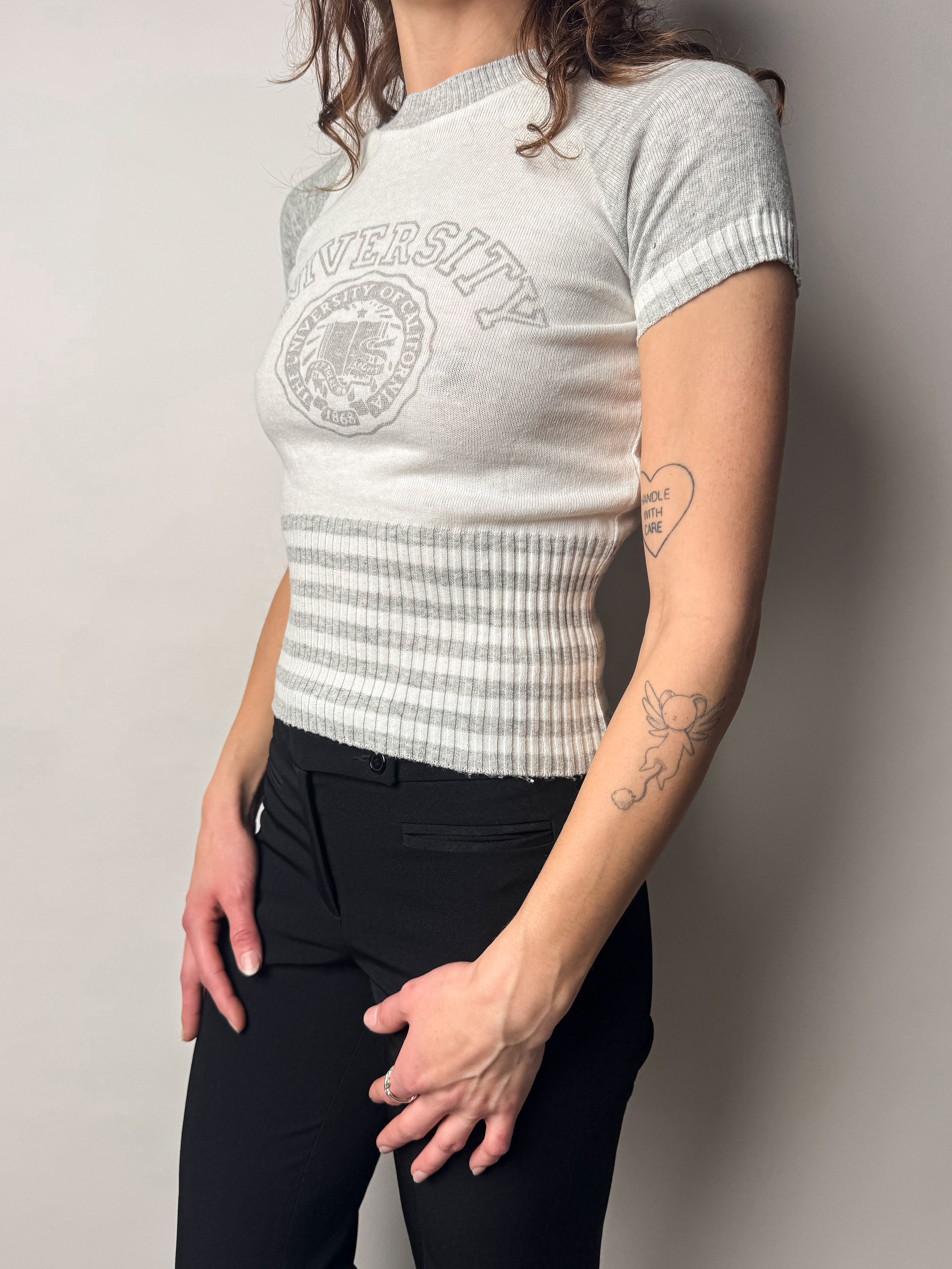 טי שרט סרוגה בהדפס (M)