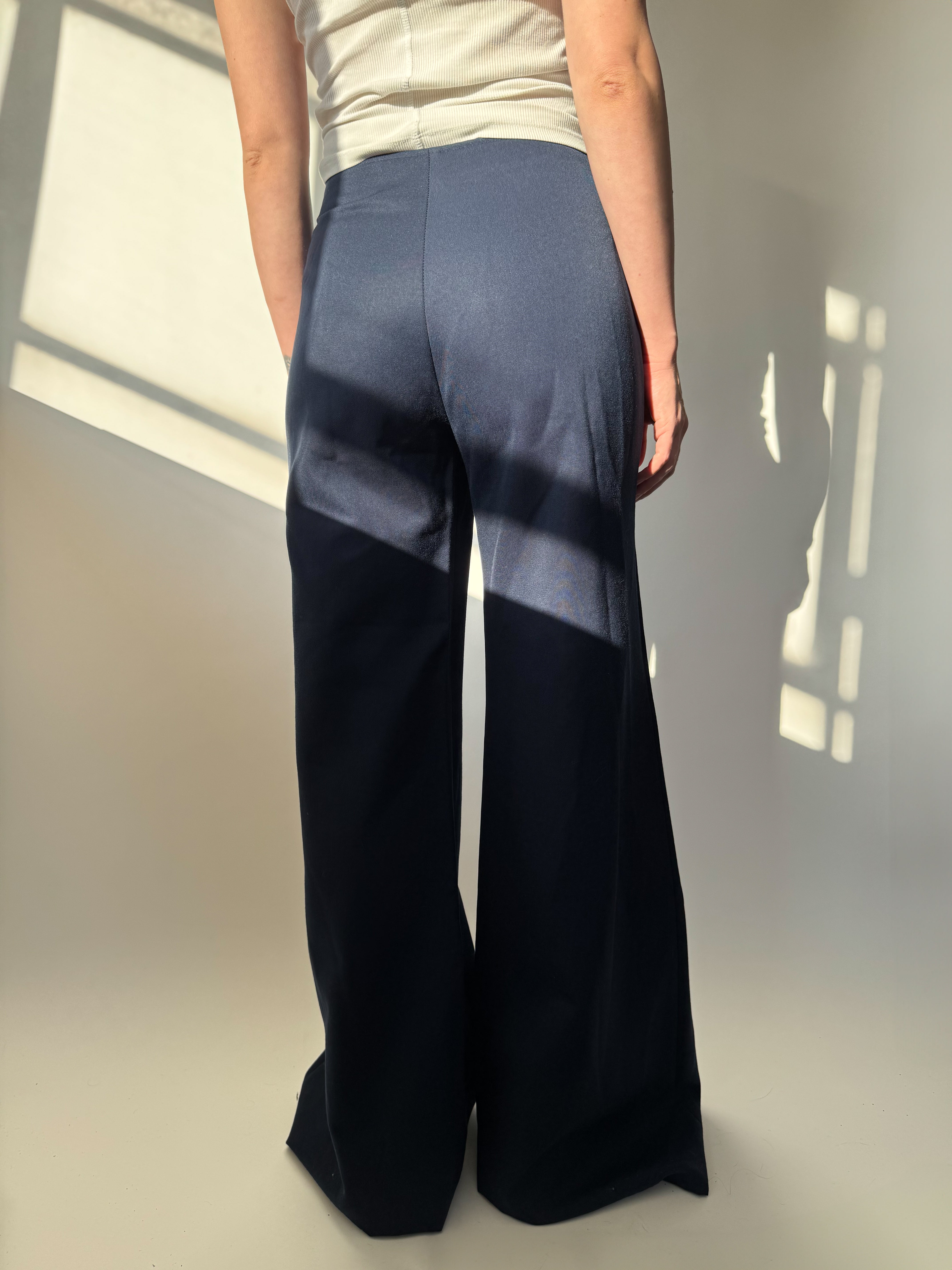 מכנסיים כחולים מתרחבים (34)