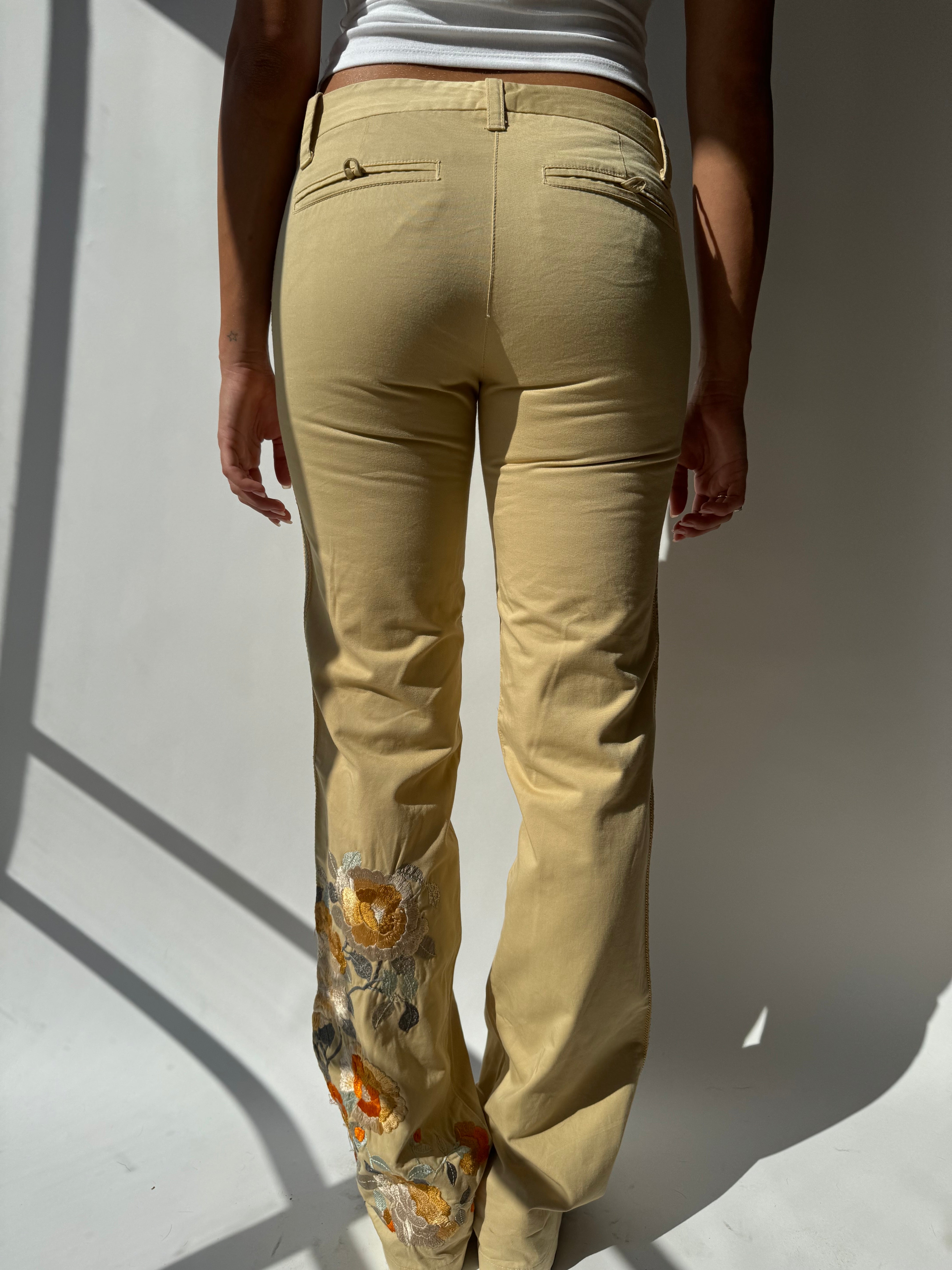 מכנסיים מתרחבים בשילוב רקמה (38)