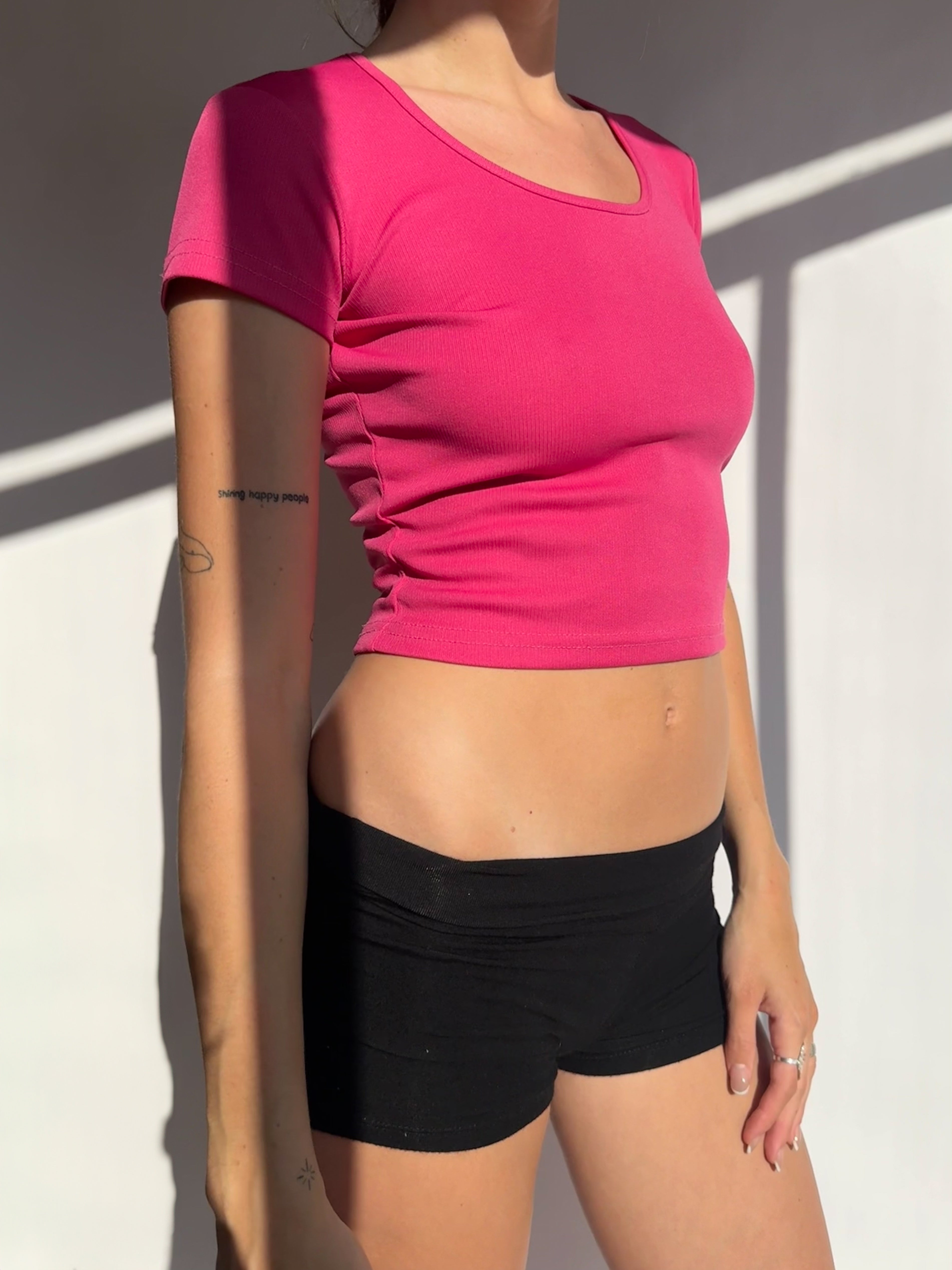 חולצת קרופ ורודה (S)
