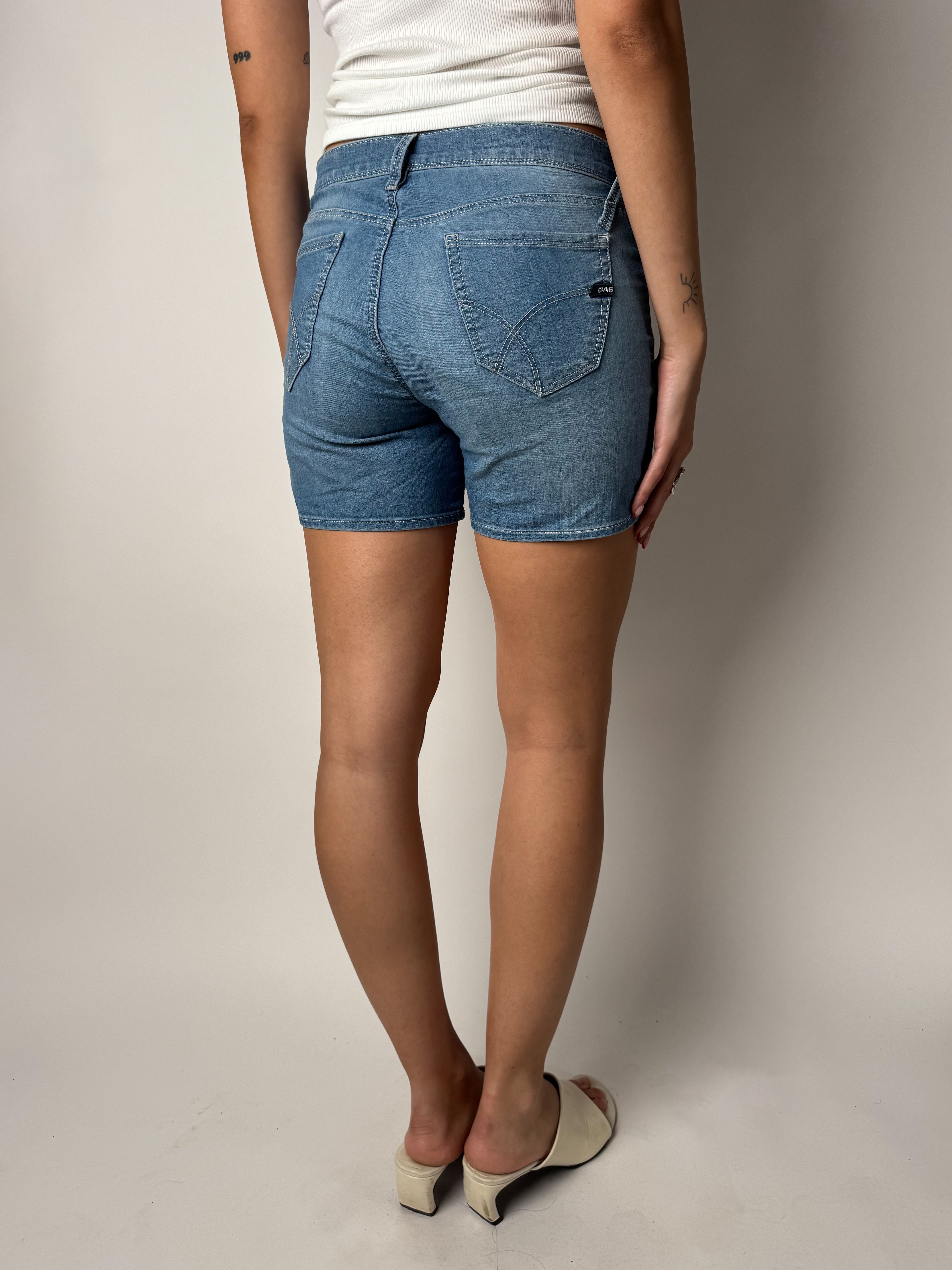 ג׳ינס קצר בגזרה נמוכה Gas (36)