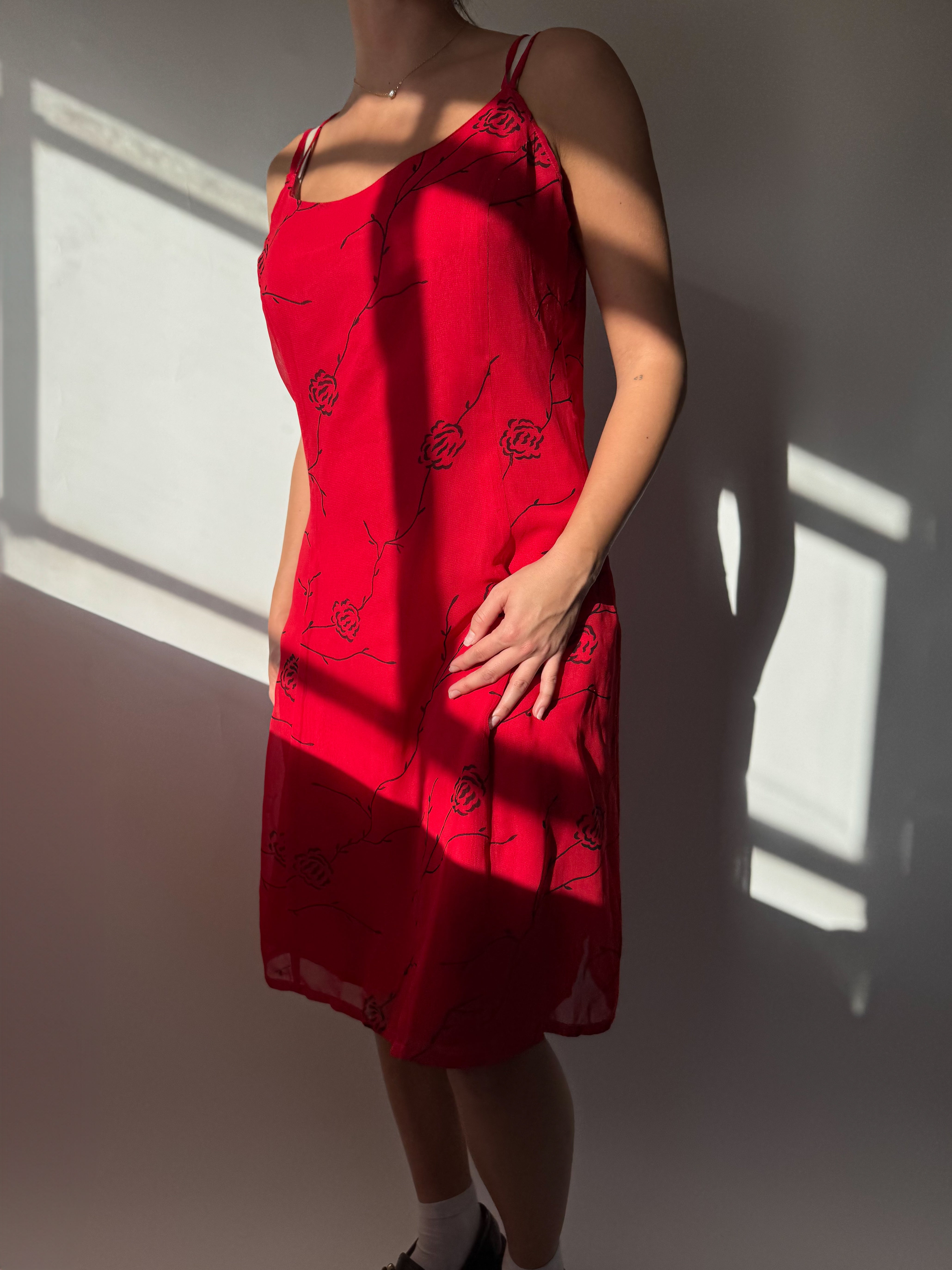 שמלת מידי אדומה ופרחונית (M-L)