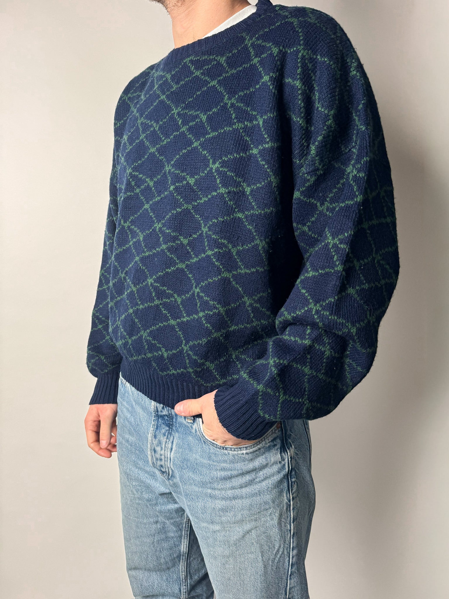 סריג מעויינים (L)