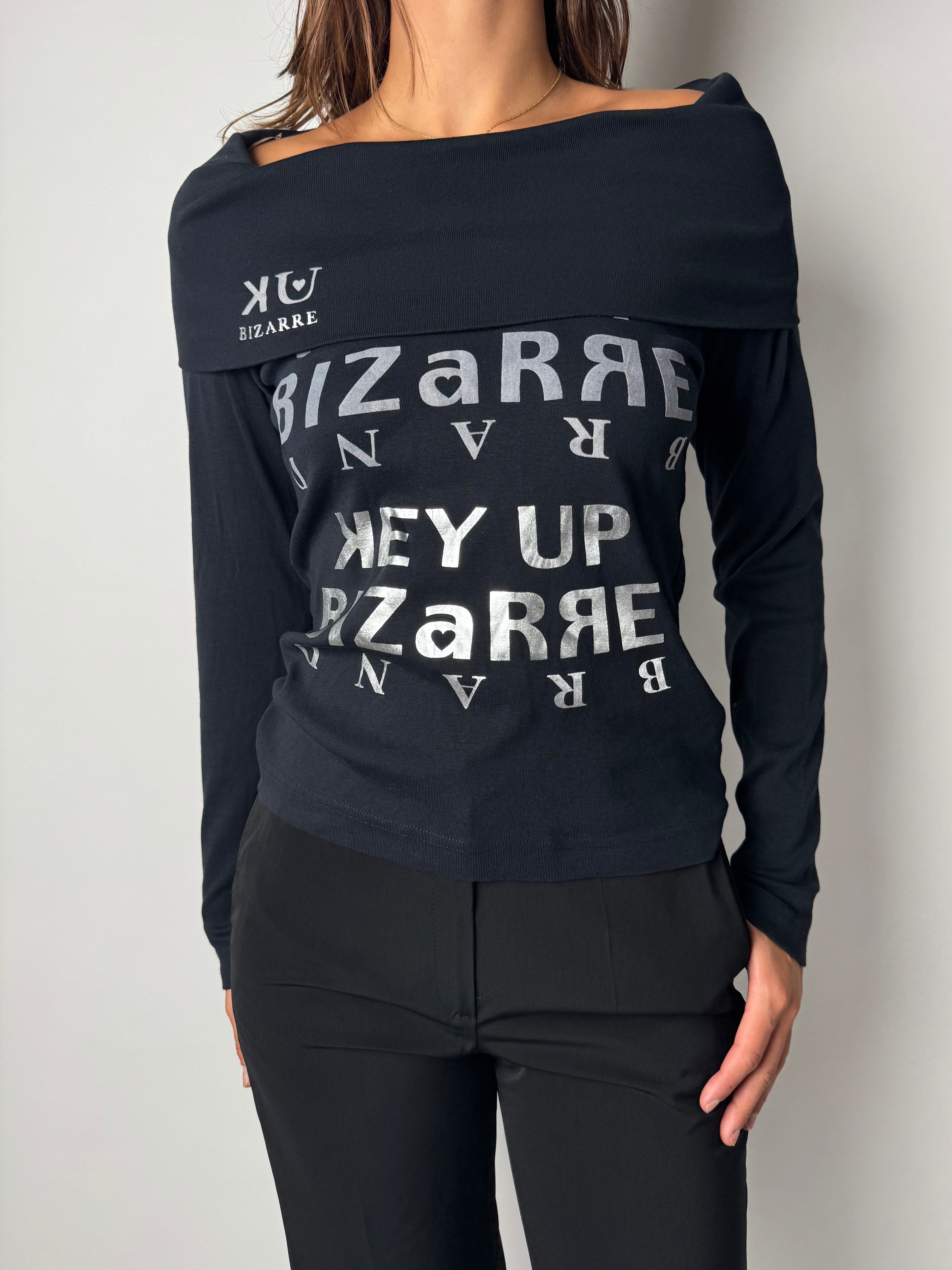 חולצת אוף שולדר בהדפס (S)