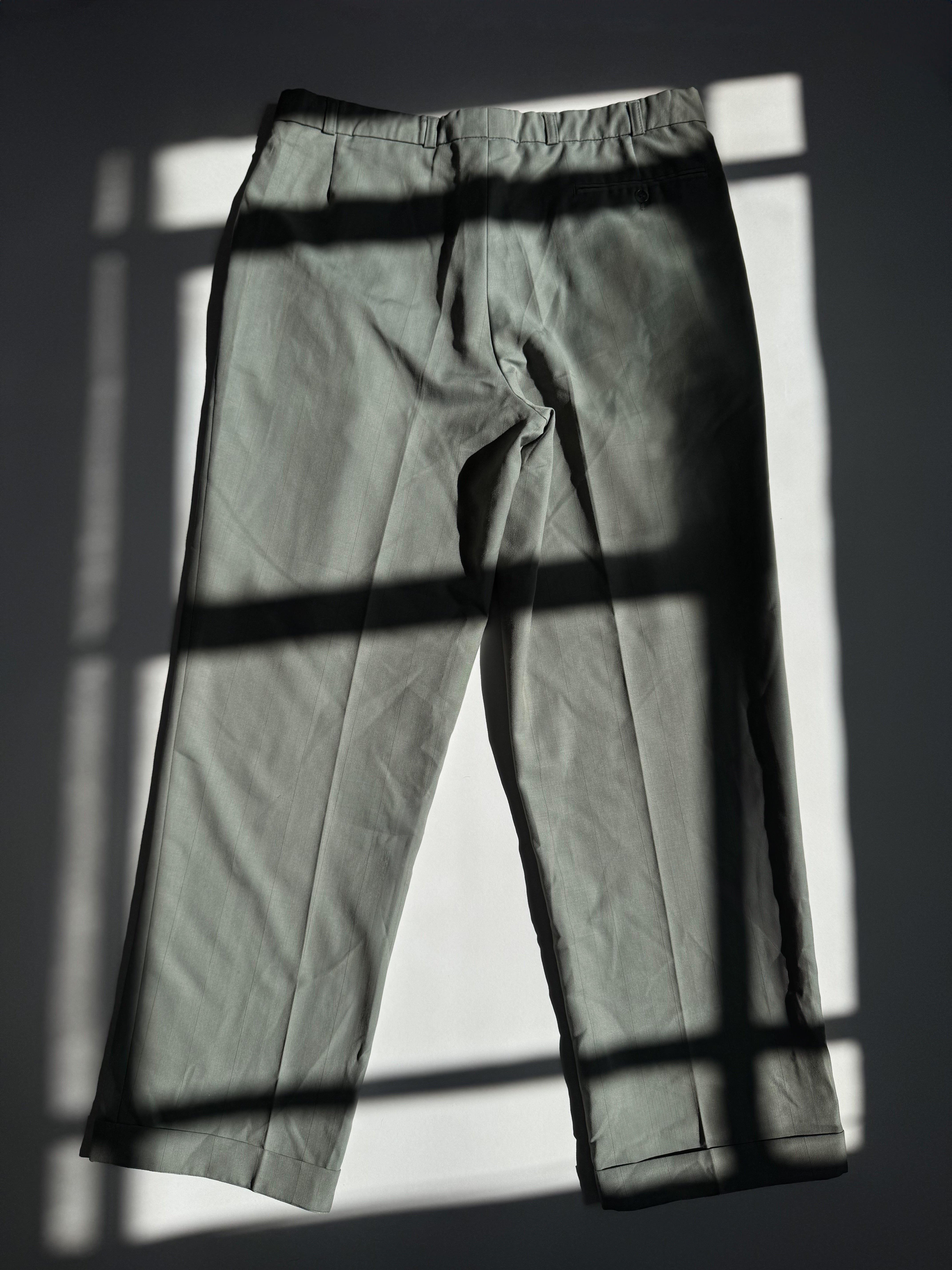 מכנסיים מחויטים אפורים (48)