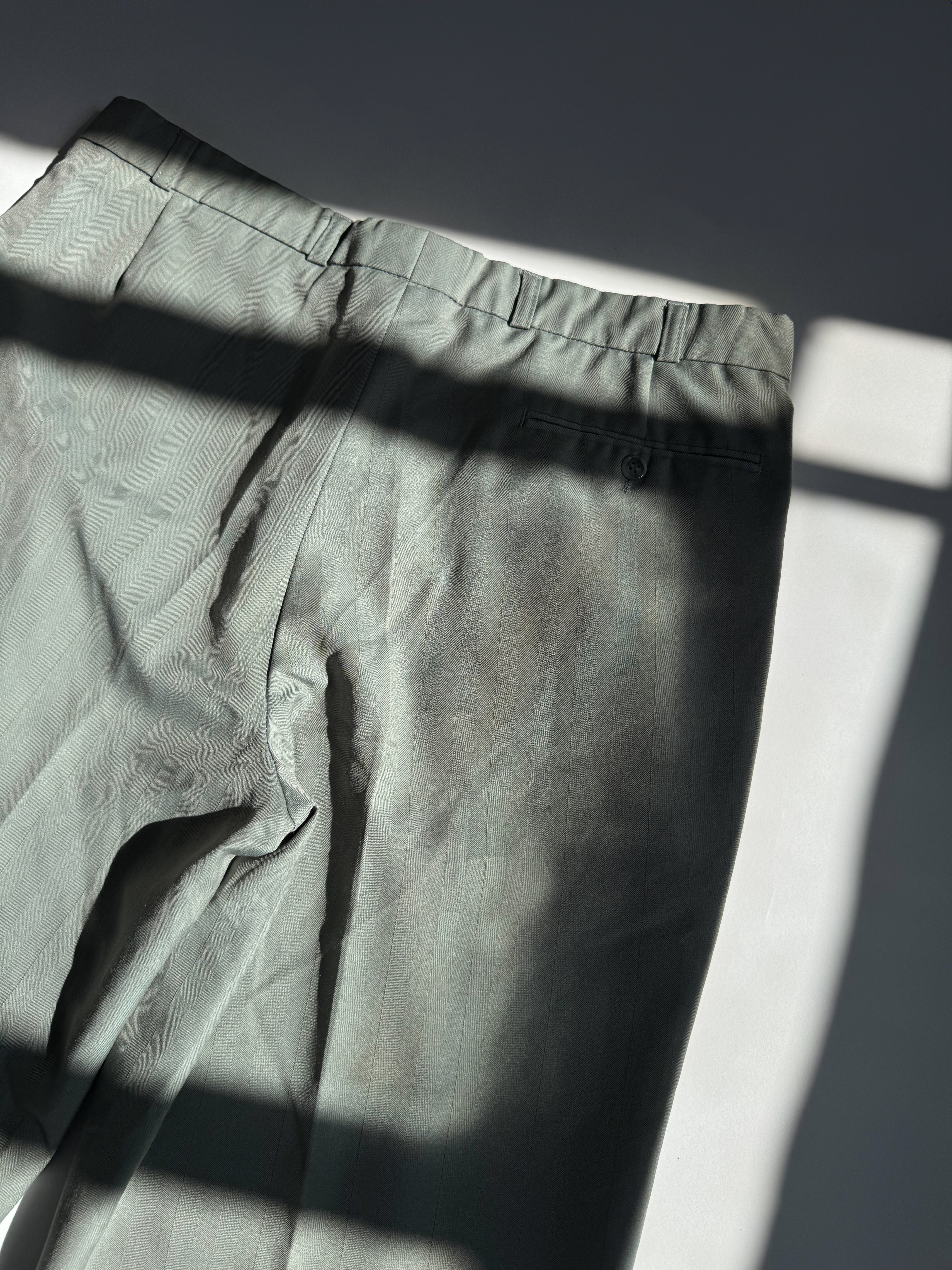 מכנסיים מחויטים אפורים (48)