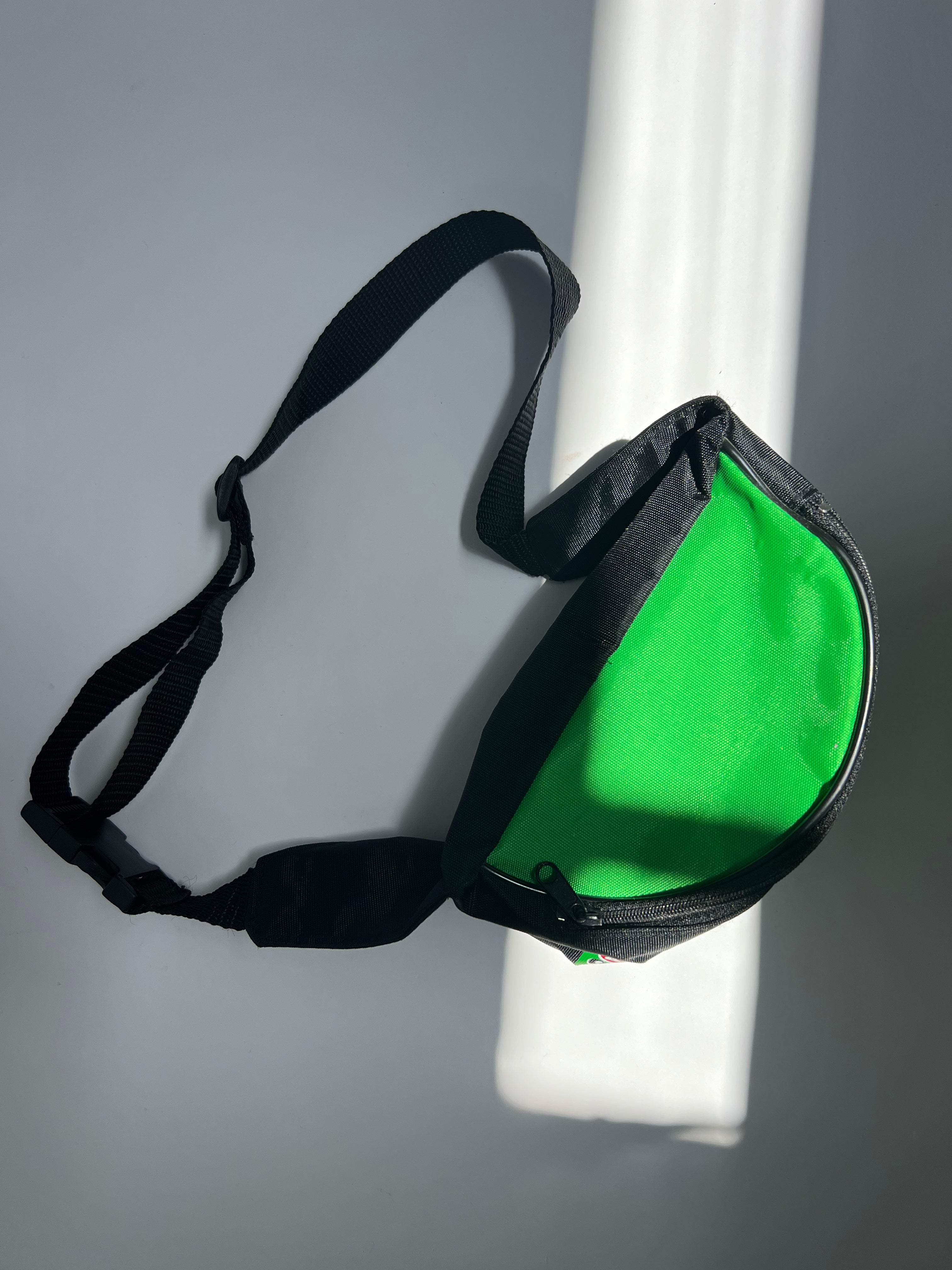 פאוץ׳ מיני כדורגל ירוק ושחור