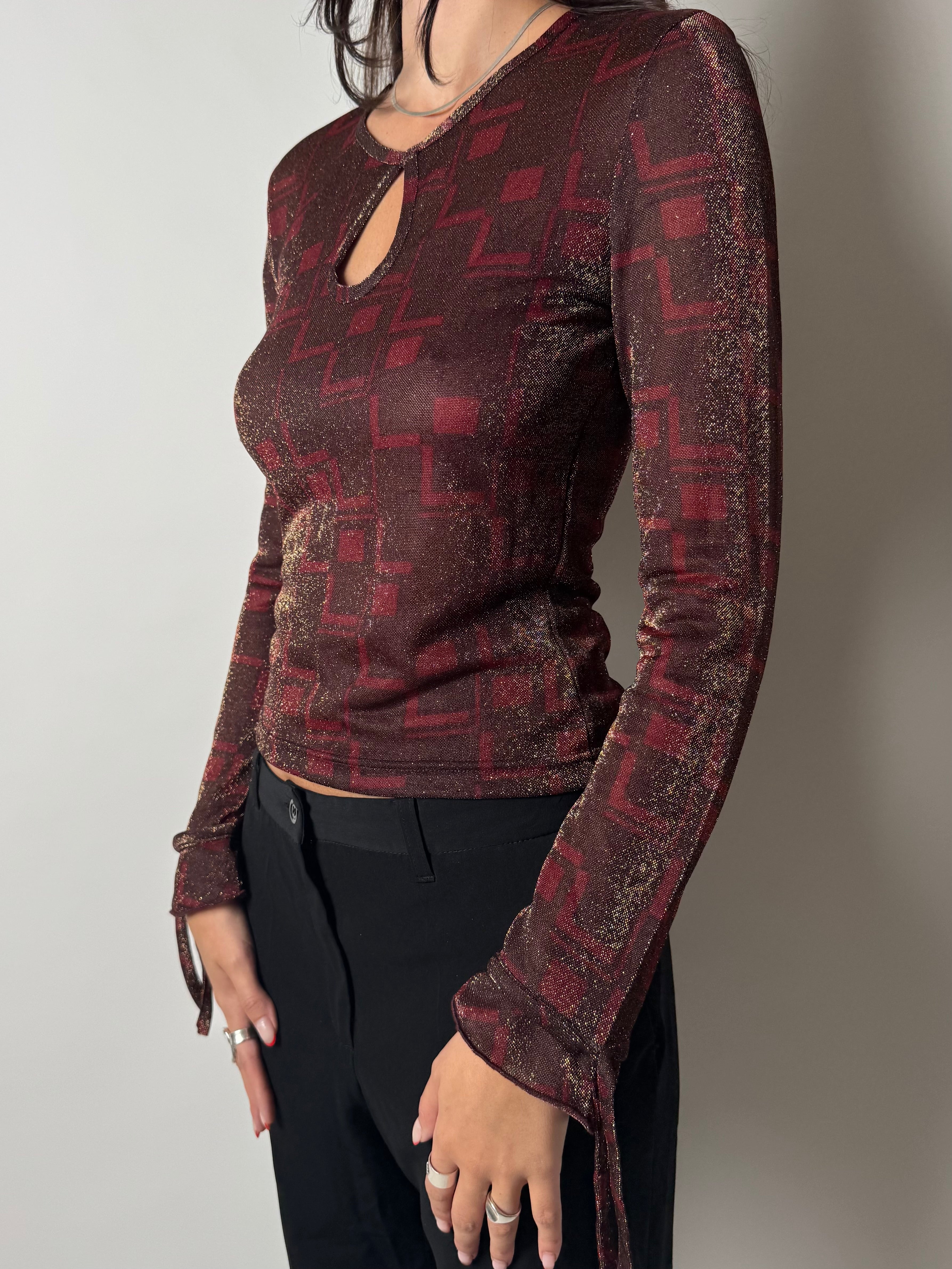 חולצה מנצנצת בהדפס גיאומטרי (S)