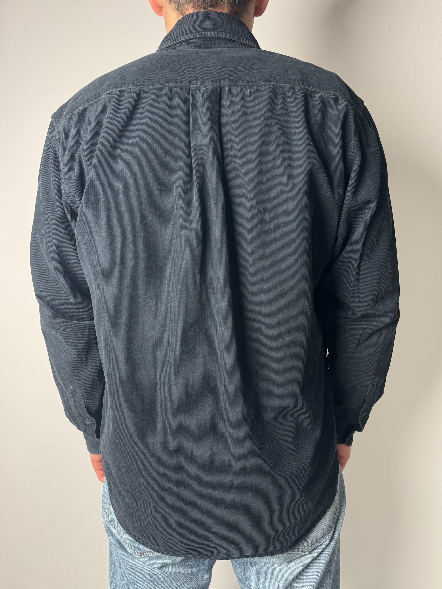 חולצת קורדרוי שחורה Calvin Klein (M)