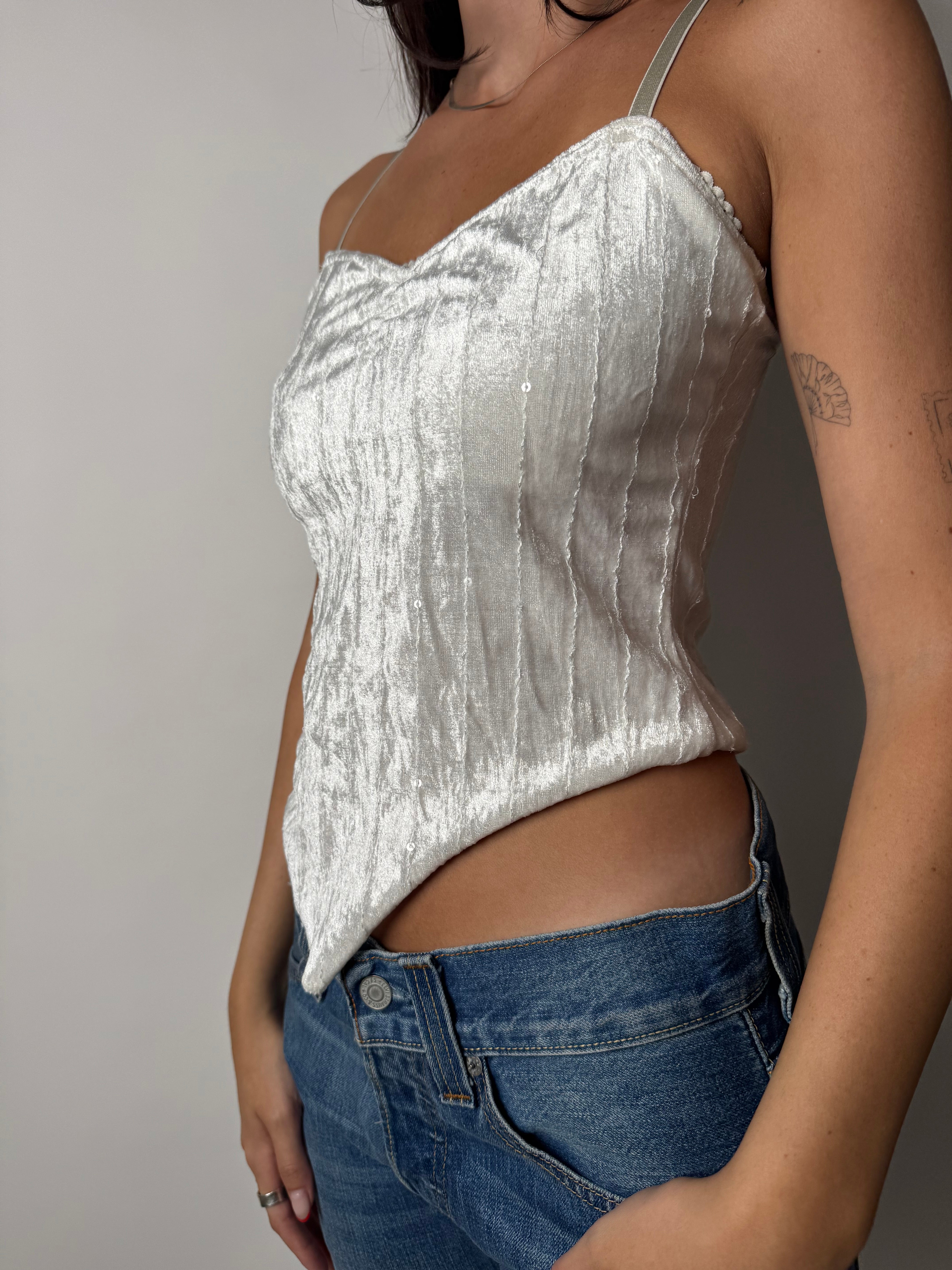 גופיית קטיפה בשילוב פייטים (S)