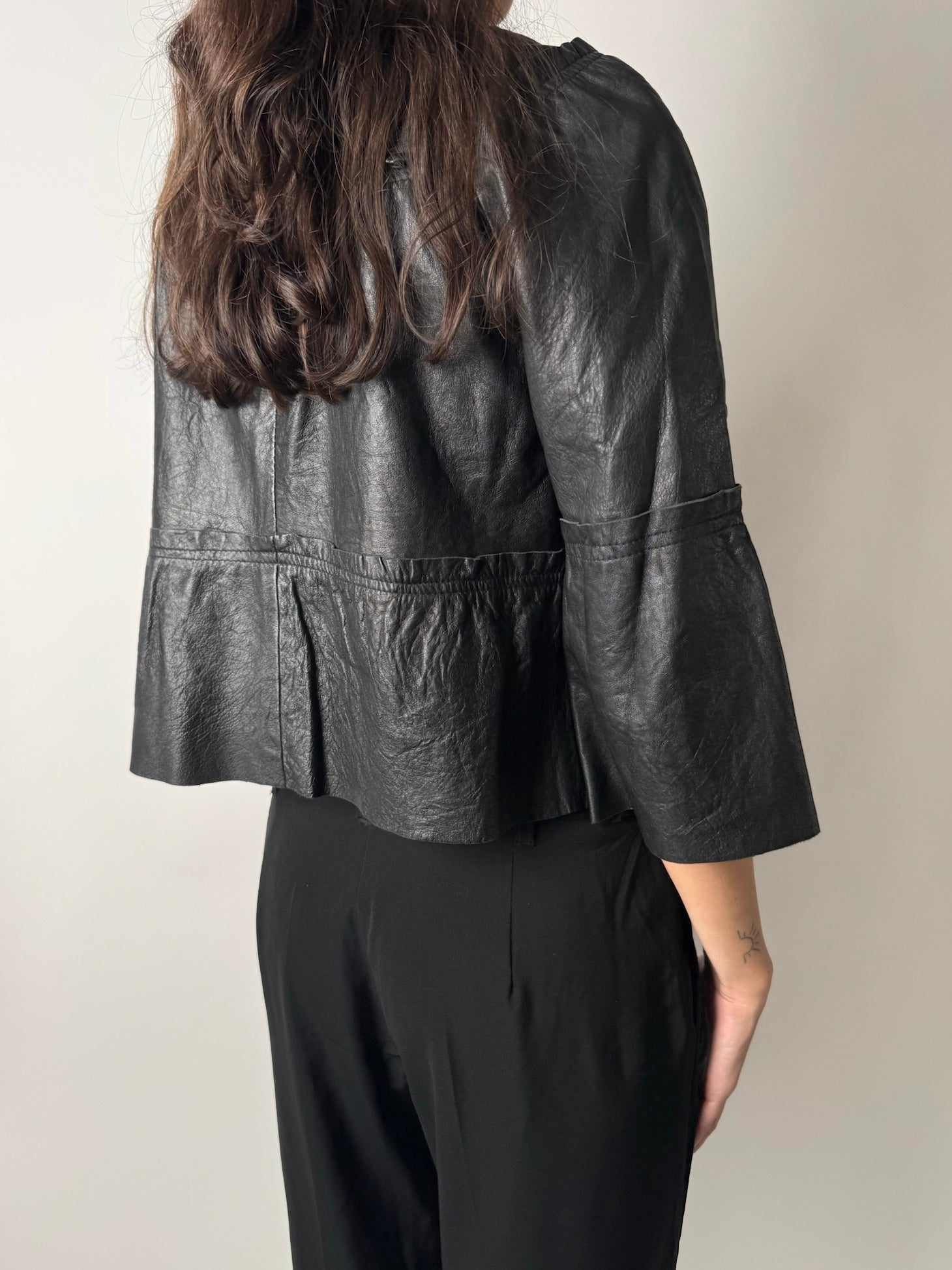 (S) חולצת שרוולי 3/4 מעור