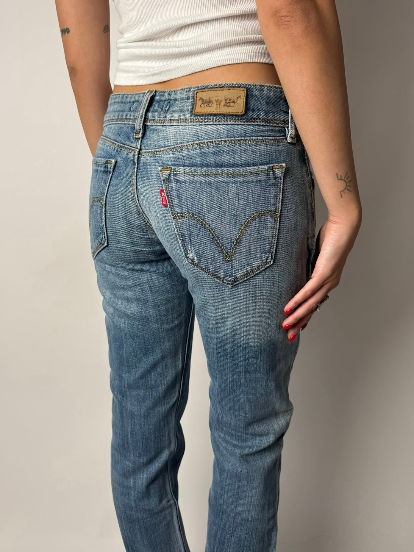 גינס בגזרה נמוכה (Levi's (34-36