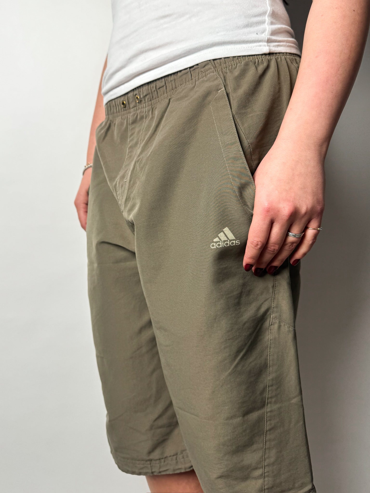 מכנסי ספורט חאקי 3/4 Adidas (M-L)