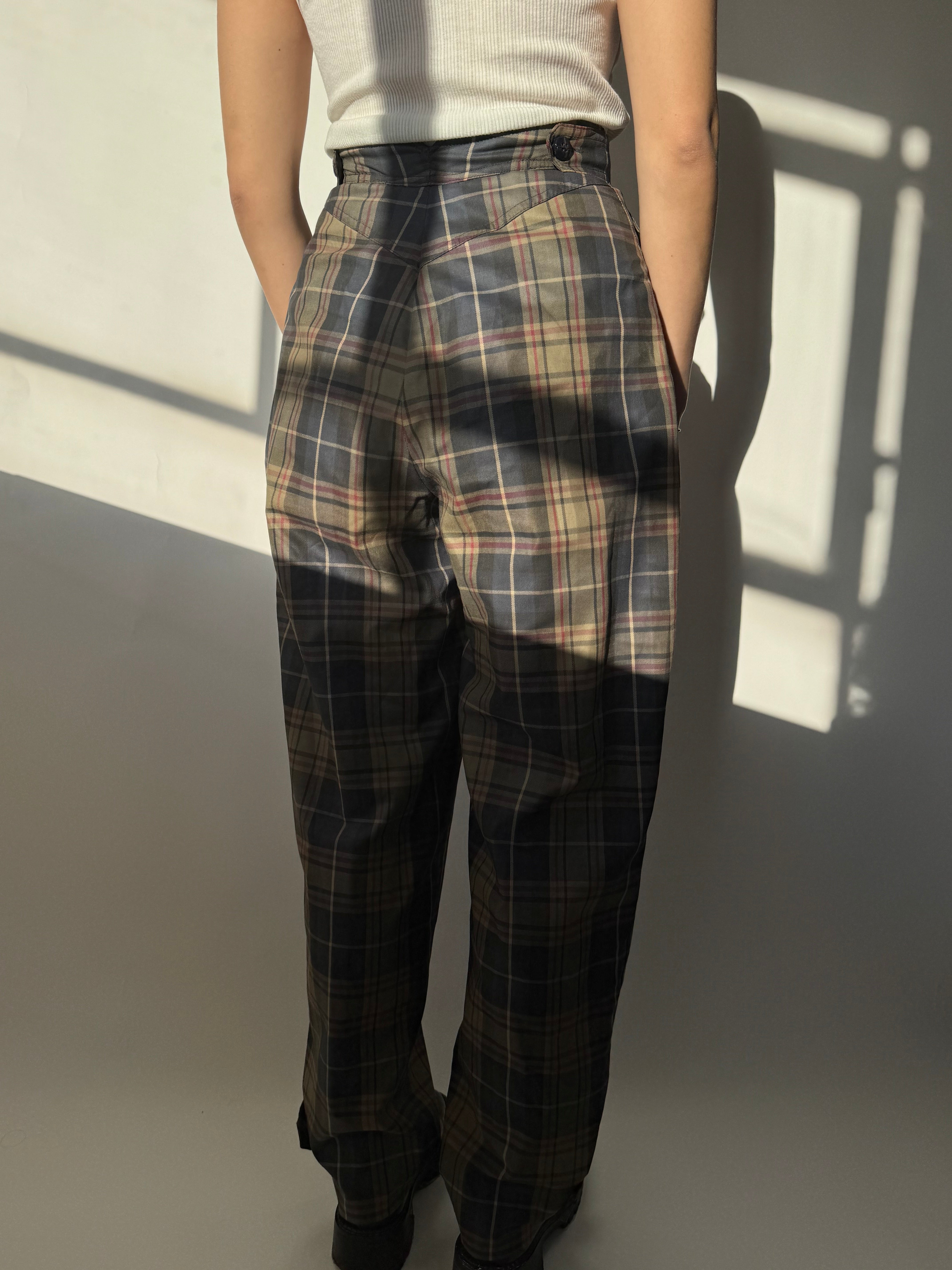 מכנסי משבצות בגזרה רחבה (34)