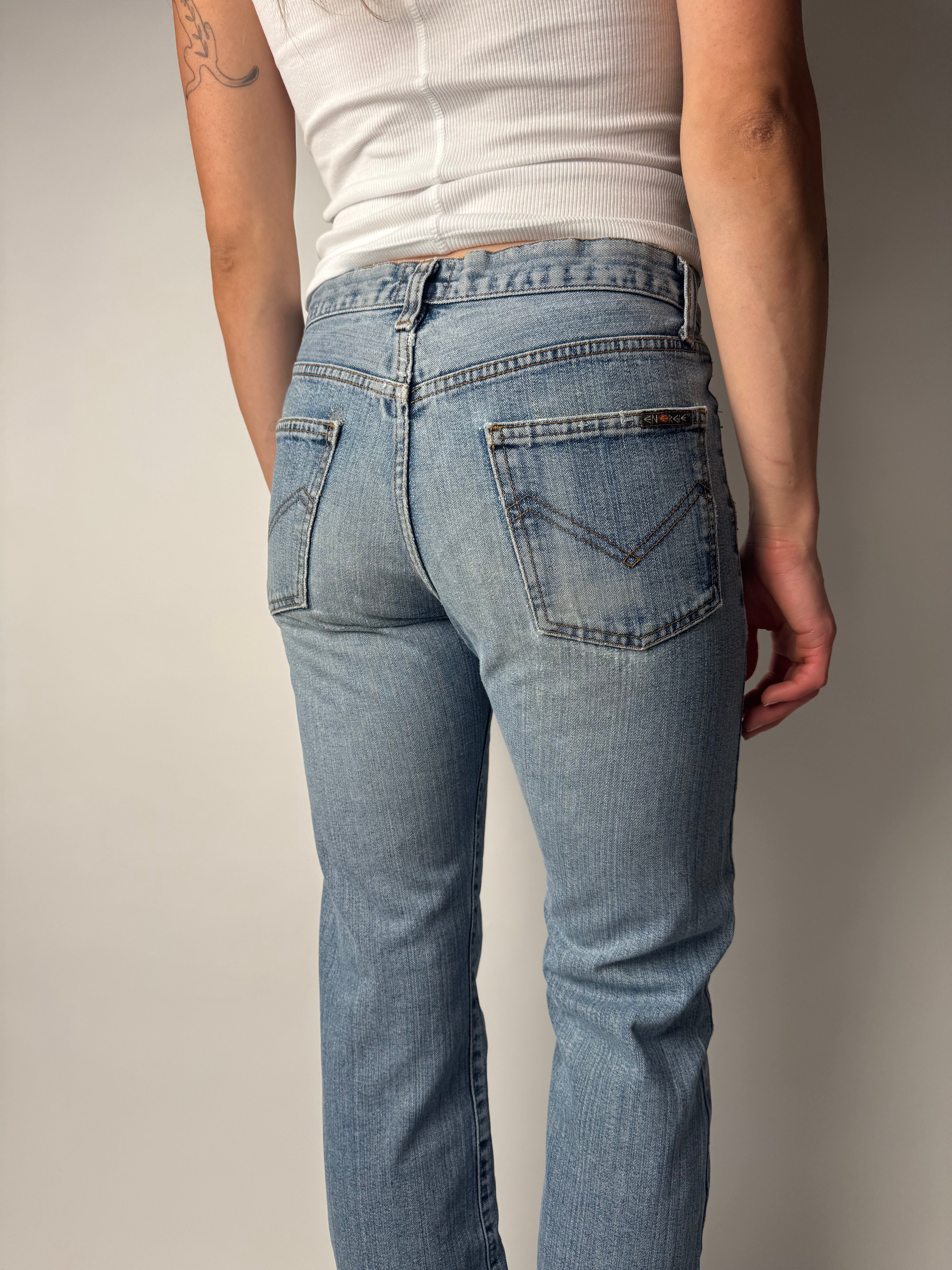 ג׳ינס בגזרת Bootcut (36-38)