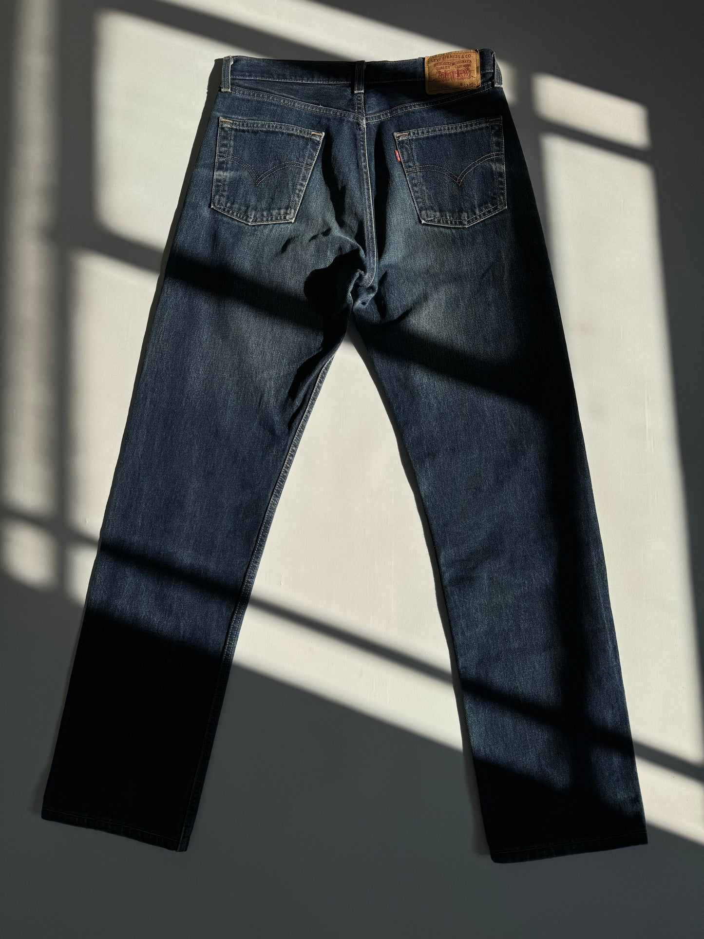 ג׳ינס כהה Levi's (43)