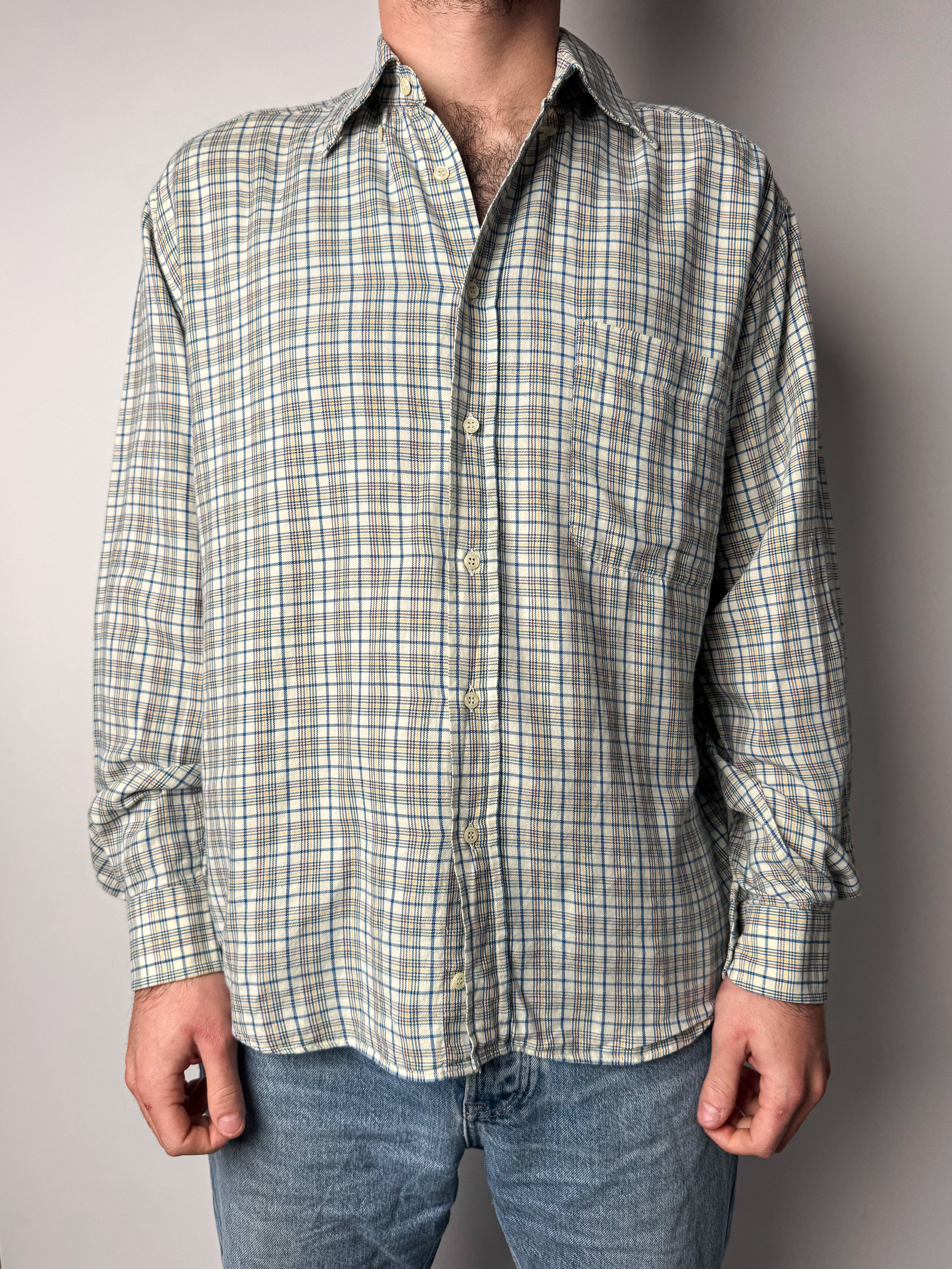 חולצה מכופתרת משבצות (M)